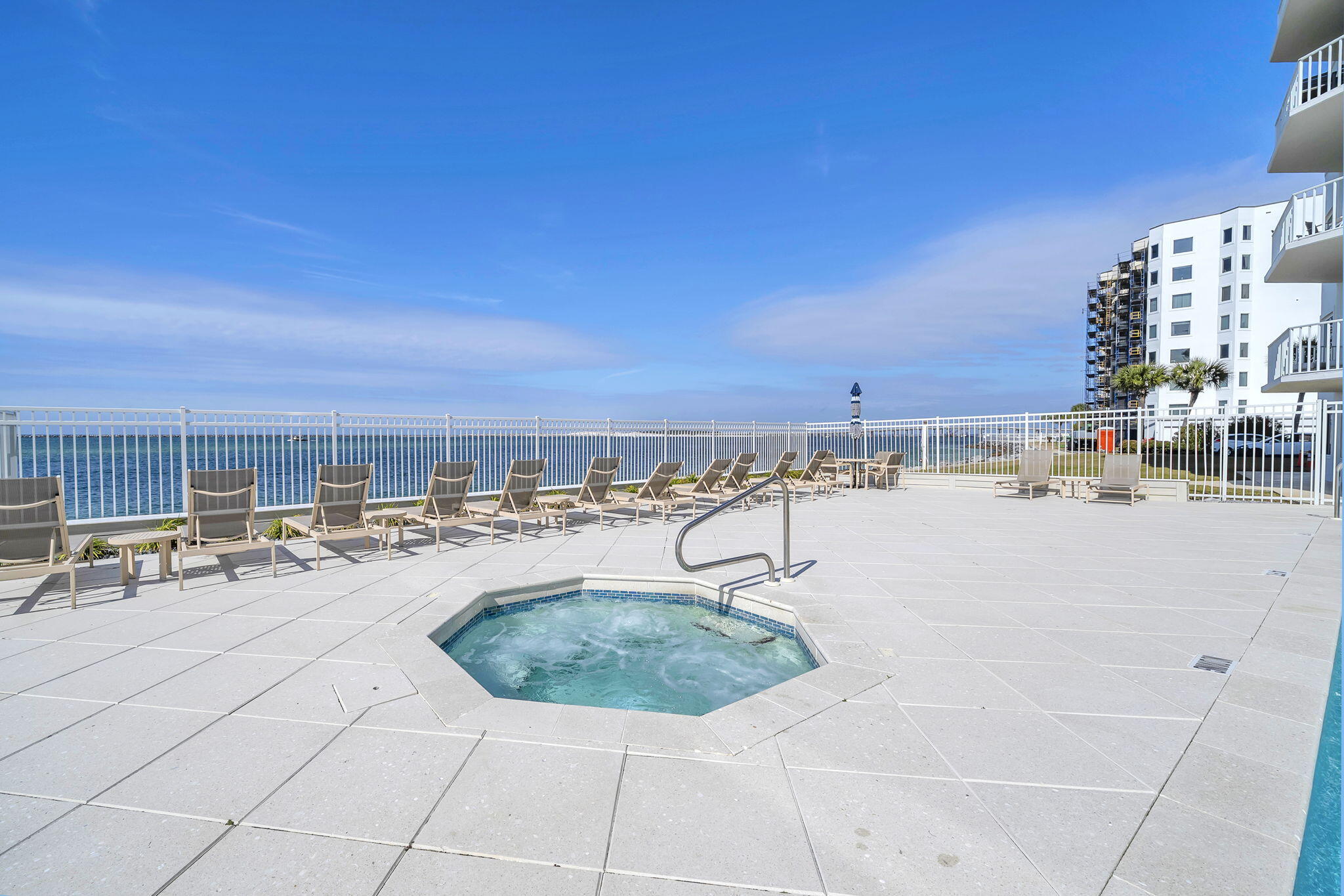 WATERVIEW TOWERS YACHT CLUB - Residential