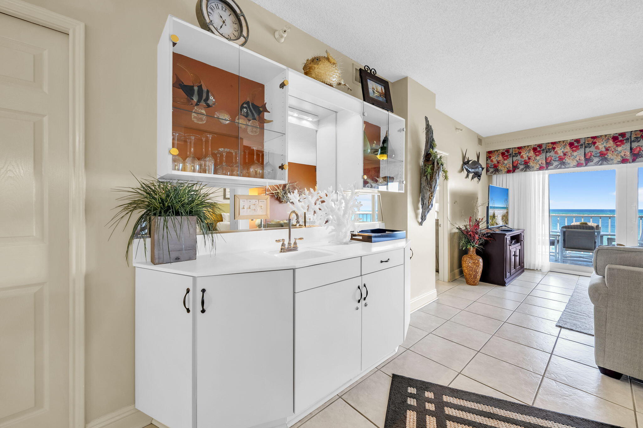 WATERVIEW TOWERS YACHT CLUB - Residential