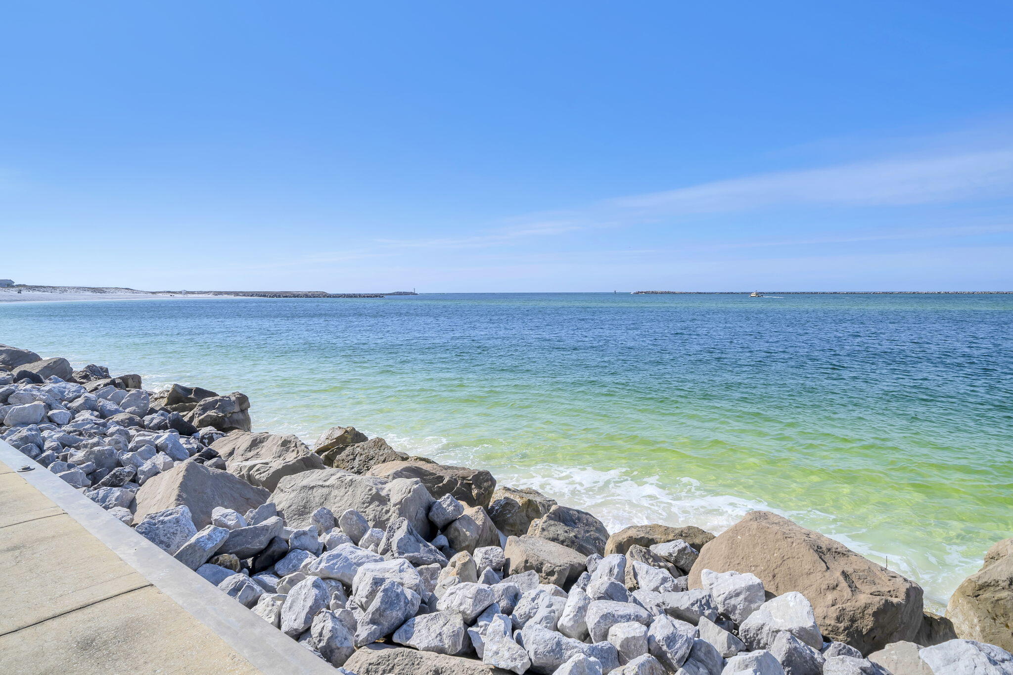 WATERVIEW TOWERS YACHT CLUB - Residential