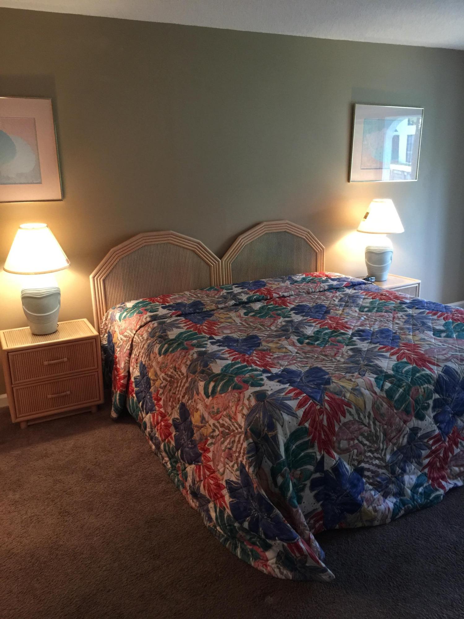 EDGEWATER GOLF VILLAS V-C CONDO - Residential