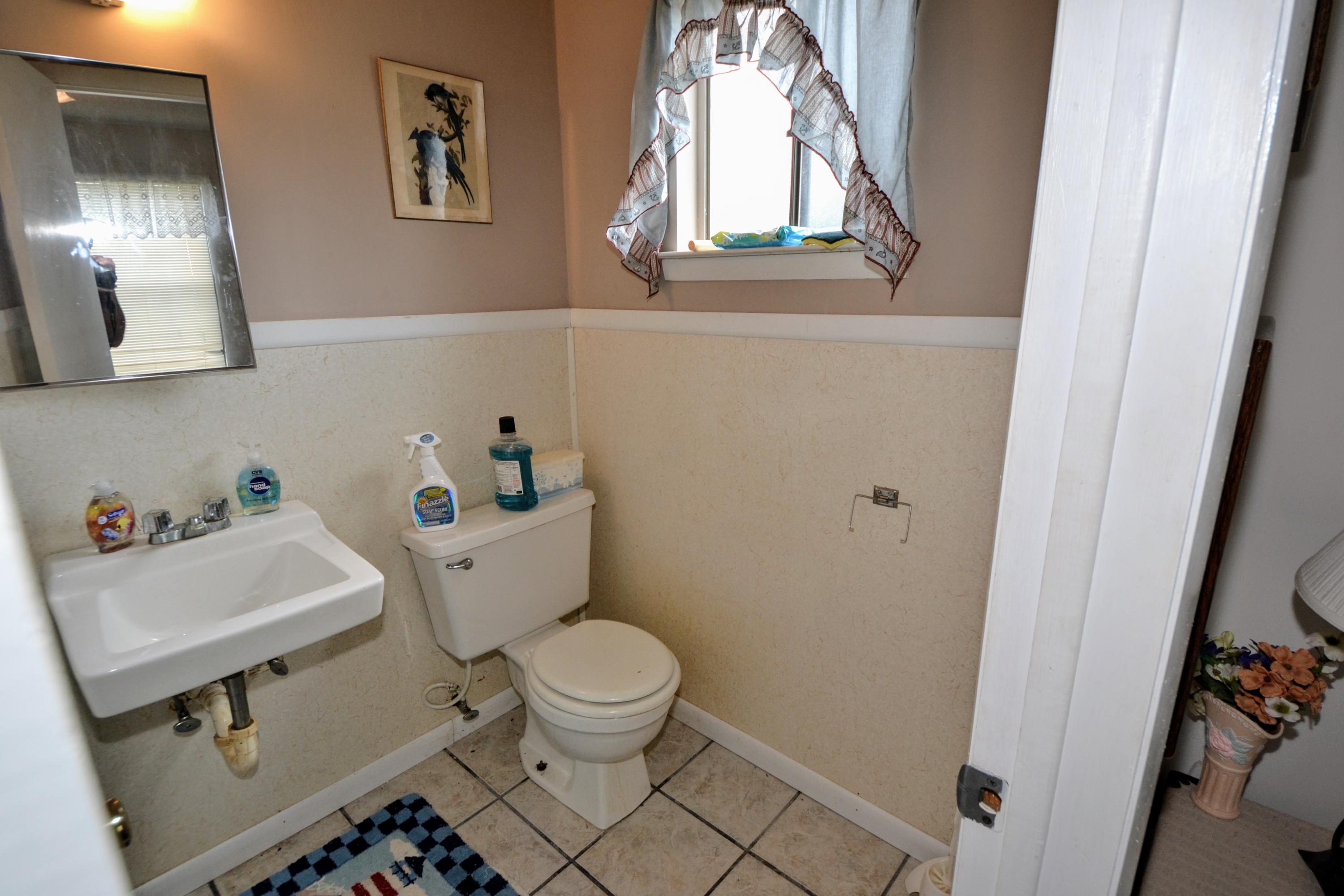 NO RECORDED SUBDIVISION - Residential