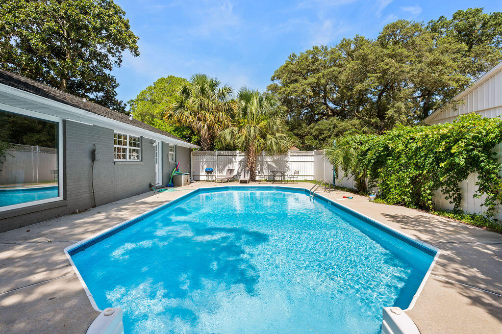 BAYOU WOODS - Residential