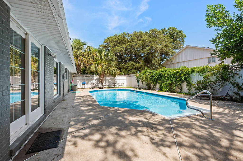 BAYOU WOODS - Residential
