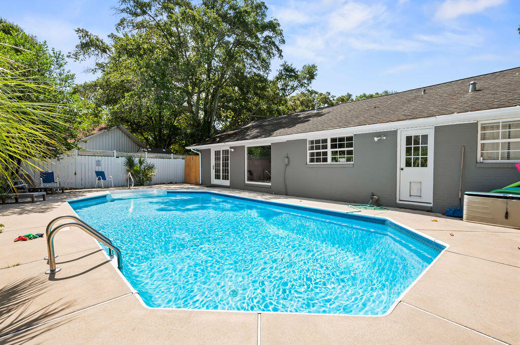 BAYOU WOODS - Residential