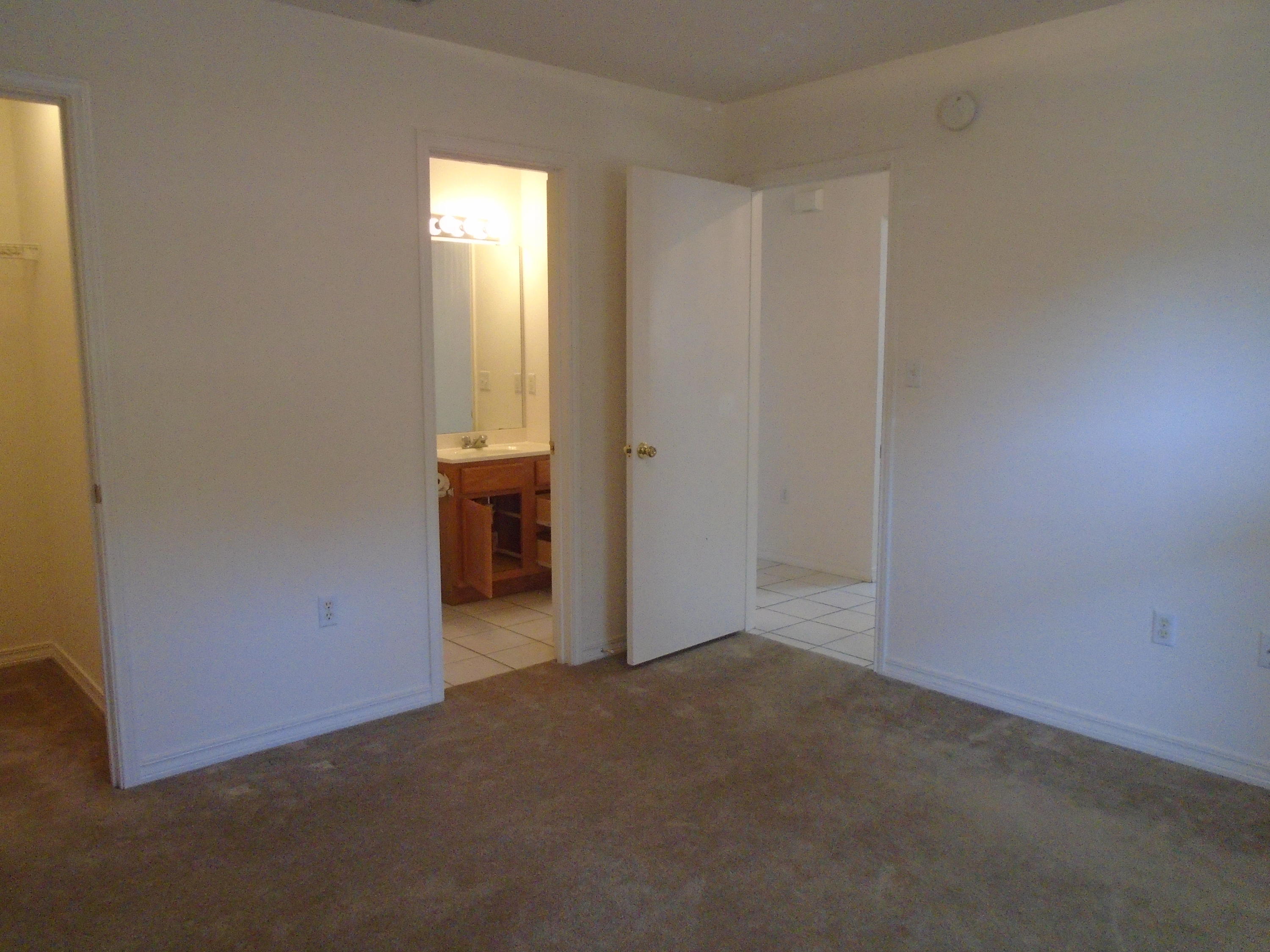 CREEKSIDE - Residential Lease