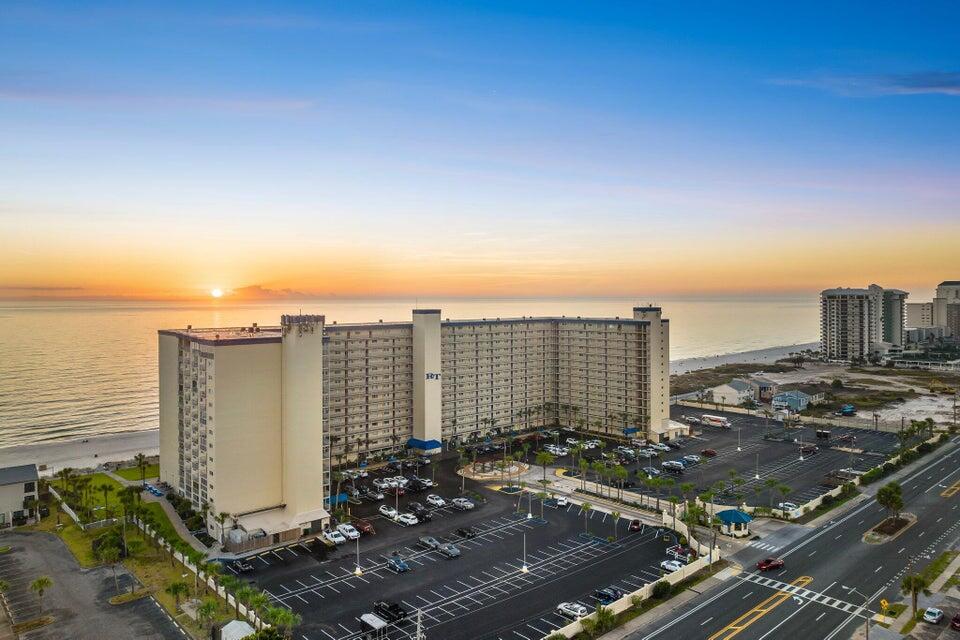 REGENCY TOWERS - Residential