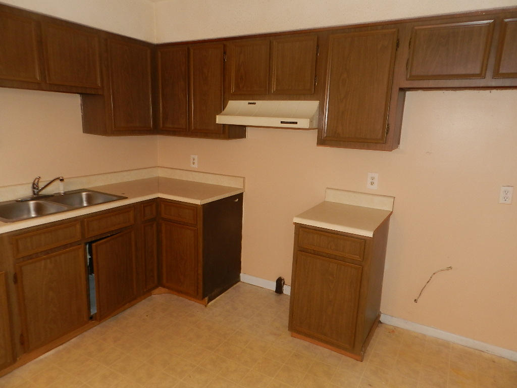 LEESA JENNIFER ACRES - Residential