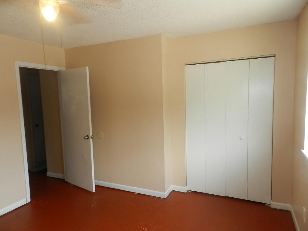 LEESA JENNIFER ACRES - Residential