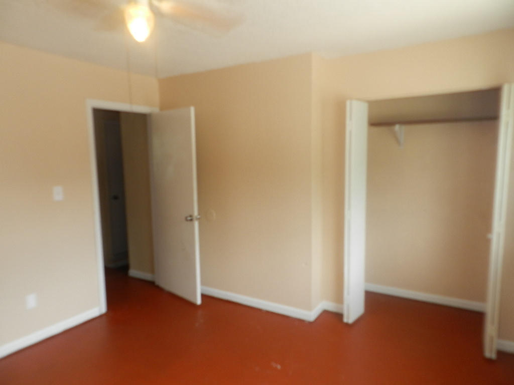 LEESA JENNIFER ACRES - Residential