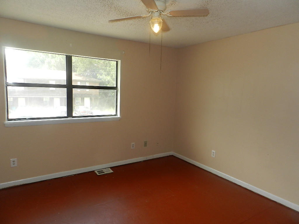 LEESA JENNIFER ACRES - Residential