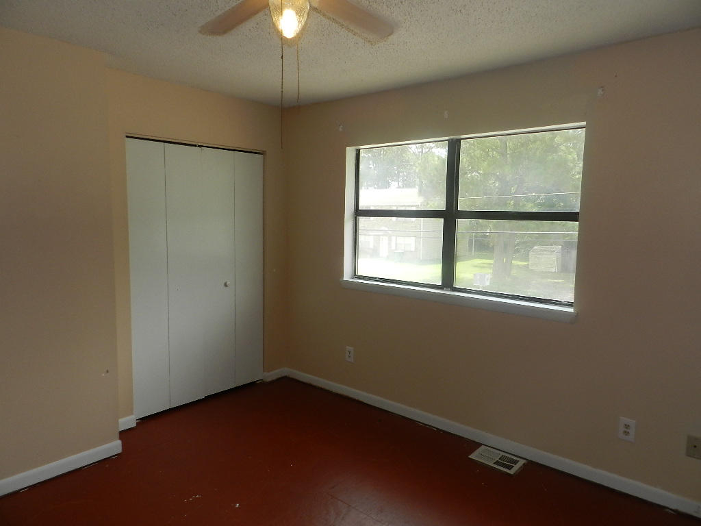 LEESA JENNIFER ACRES - Residential