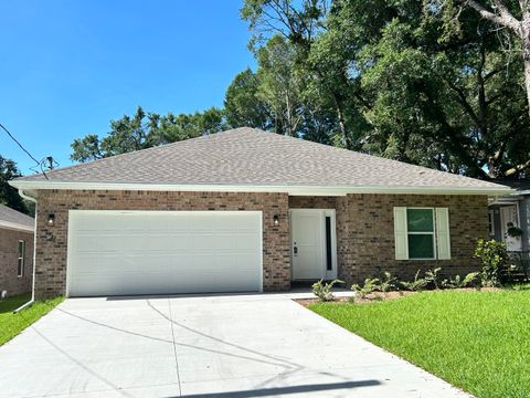 A home in Niceville