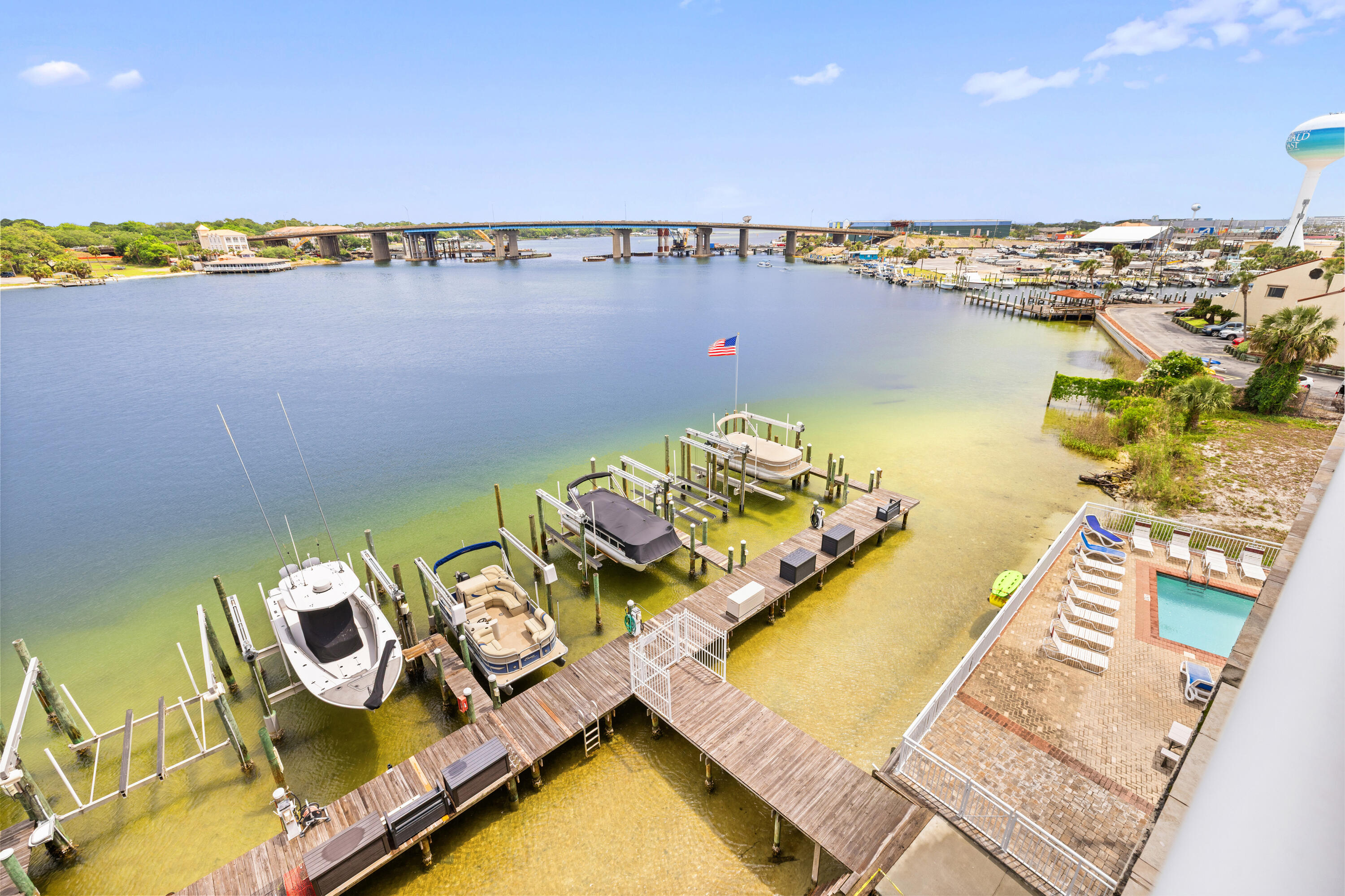 PALM COURT YACHT CLUB - Residential