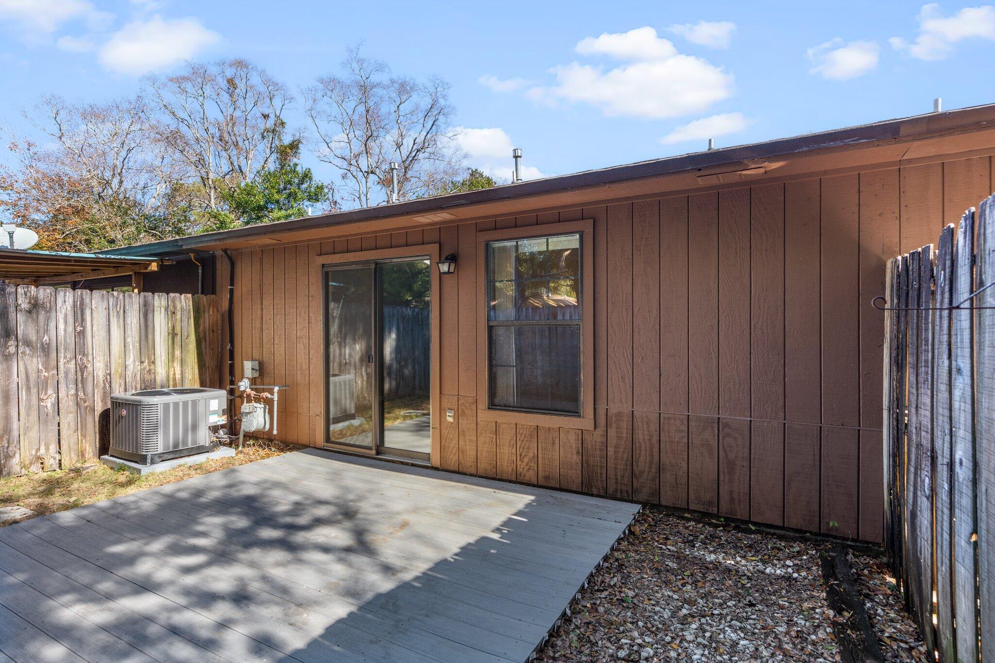 VIKING MANOR PH 1 - Residential Lease