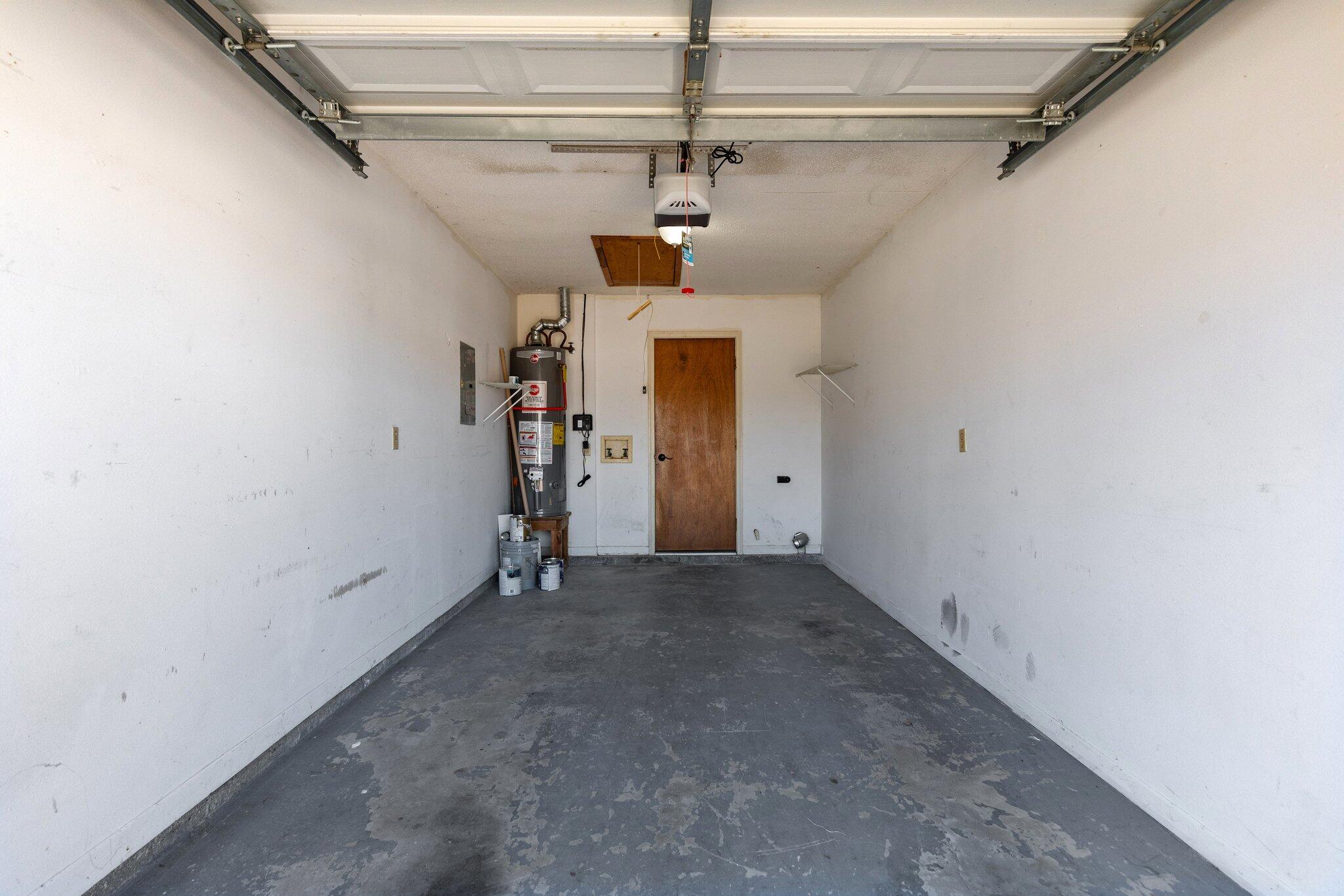 VIKING MANOR PH 1 - Residential Lease