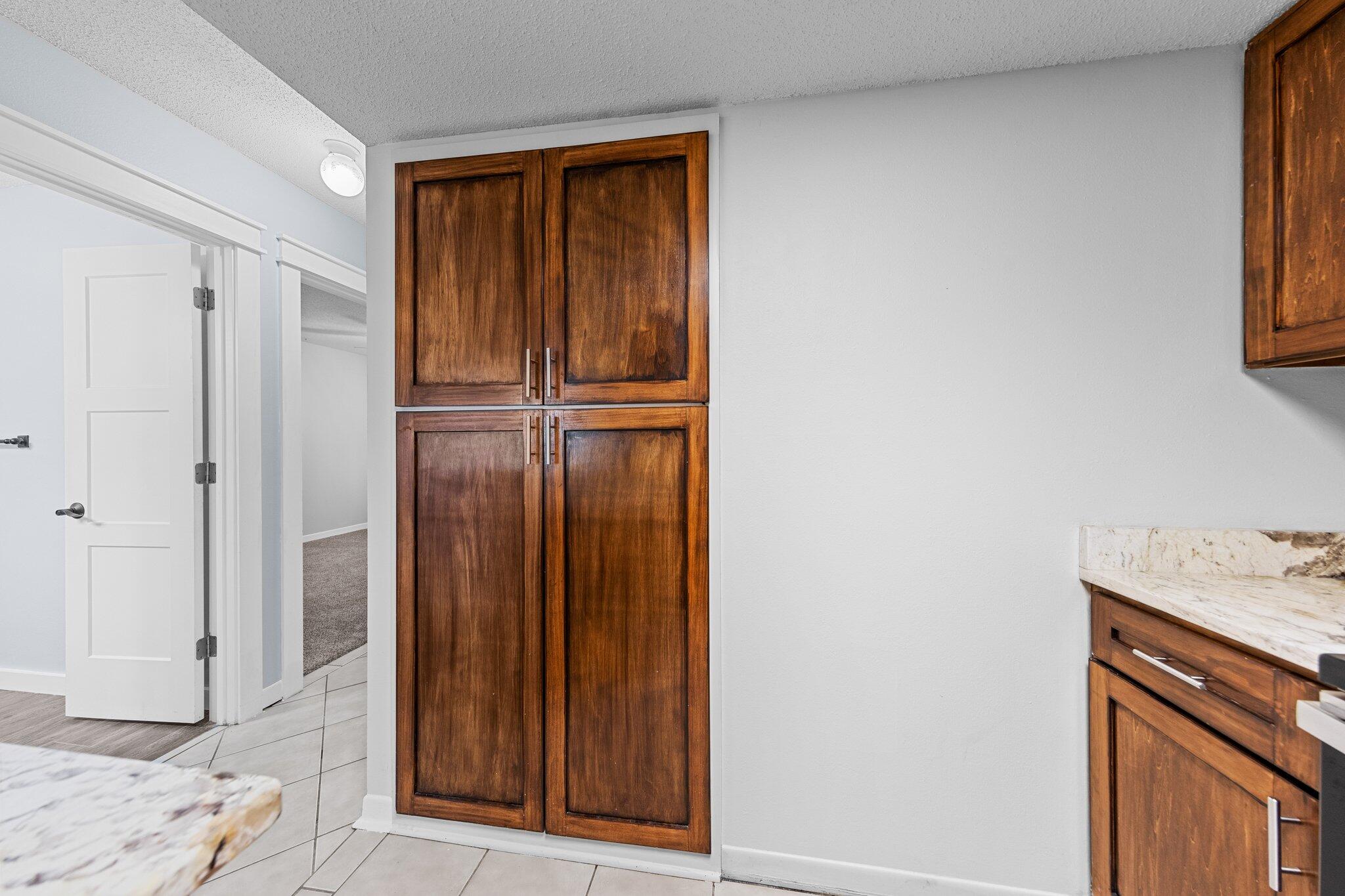 VIKING MANOR PH 1 - Residential Lease