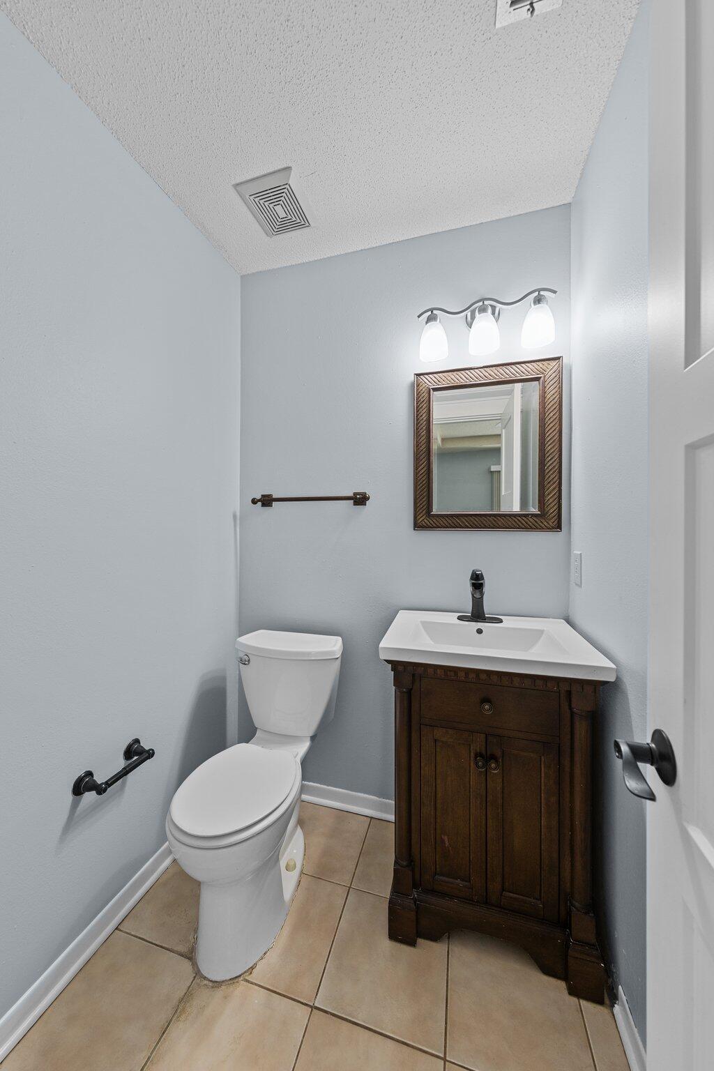 VIKING MANOR PH 1 - Residential Lease