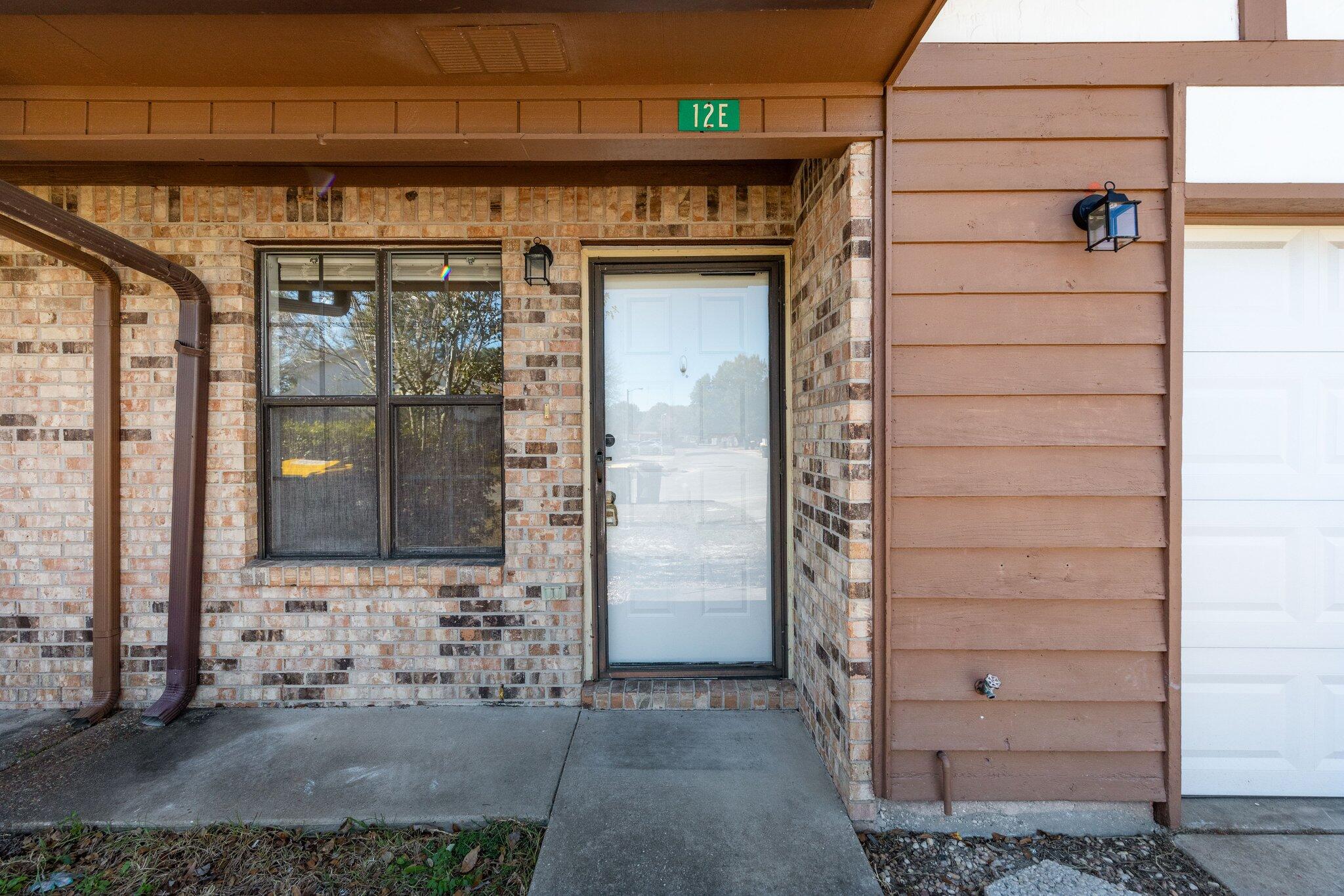 VIKING MANOR PH 1 - Residential Lease