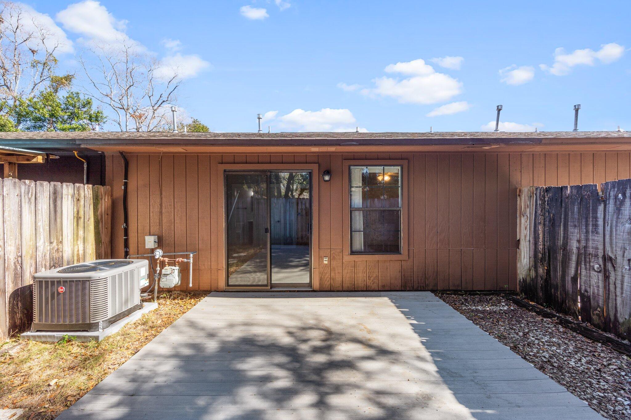 VIKING MANOR PH 1 - Residential Lease