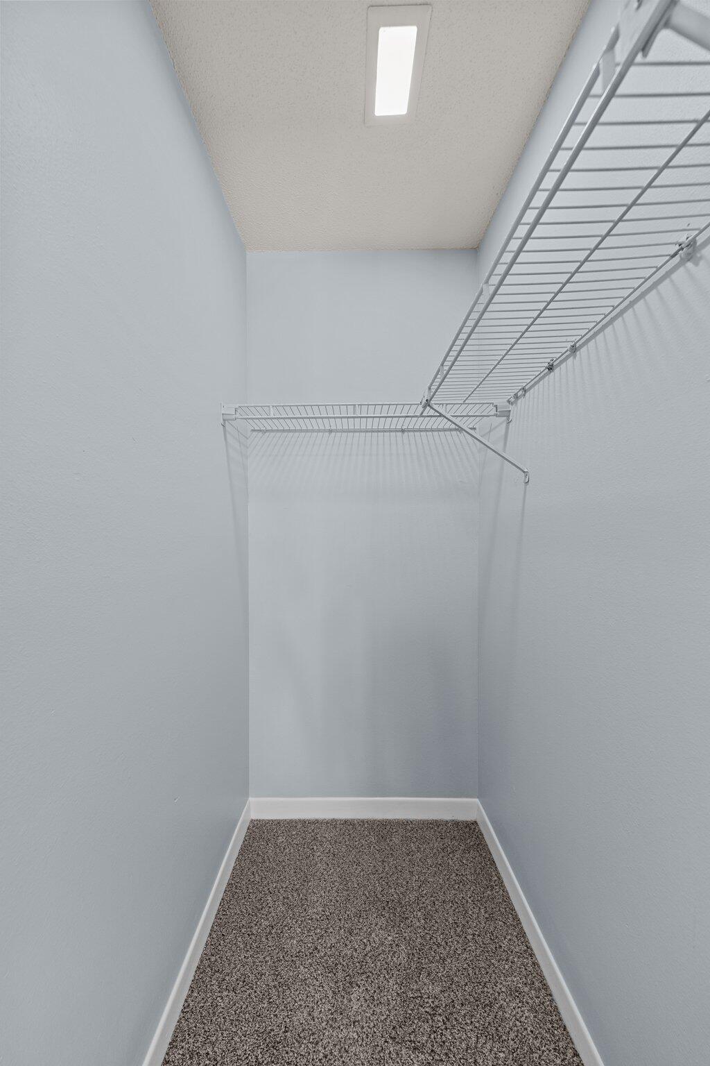 VIKING MANOR PH 1 - Residential Lease