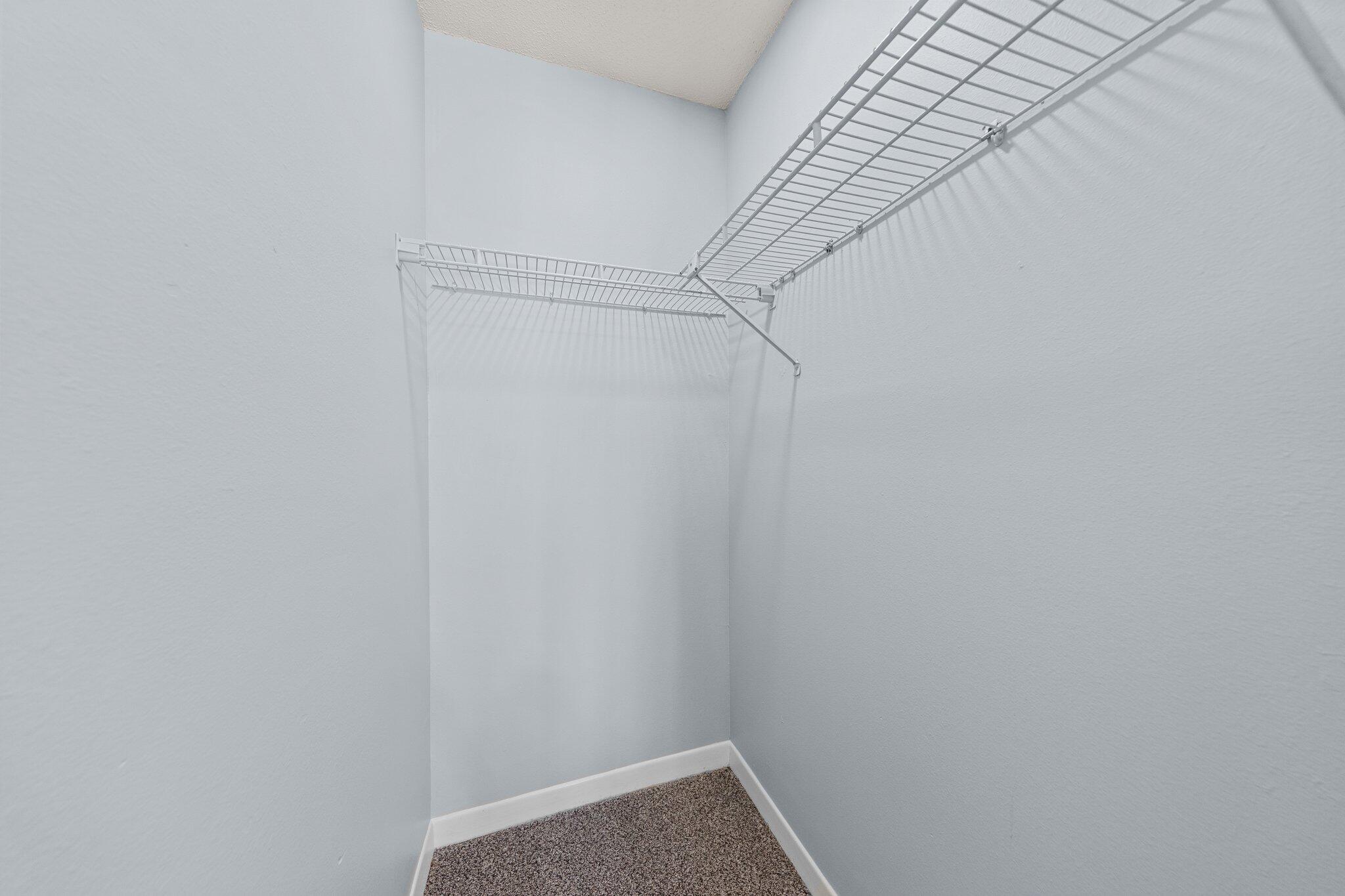 VIKING MANOR PH 1 - Residential Lease