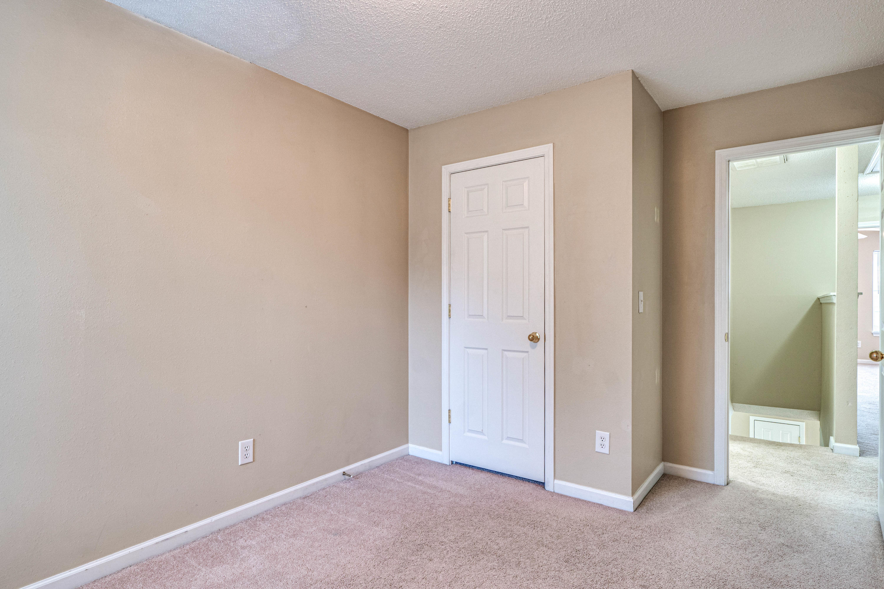 ROLLING PINES - Residential Lease