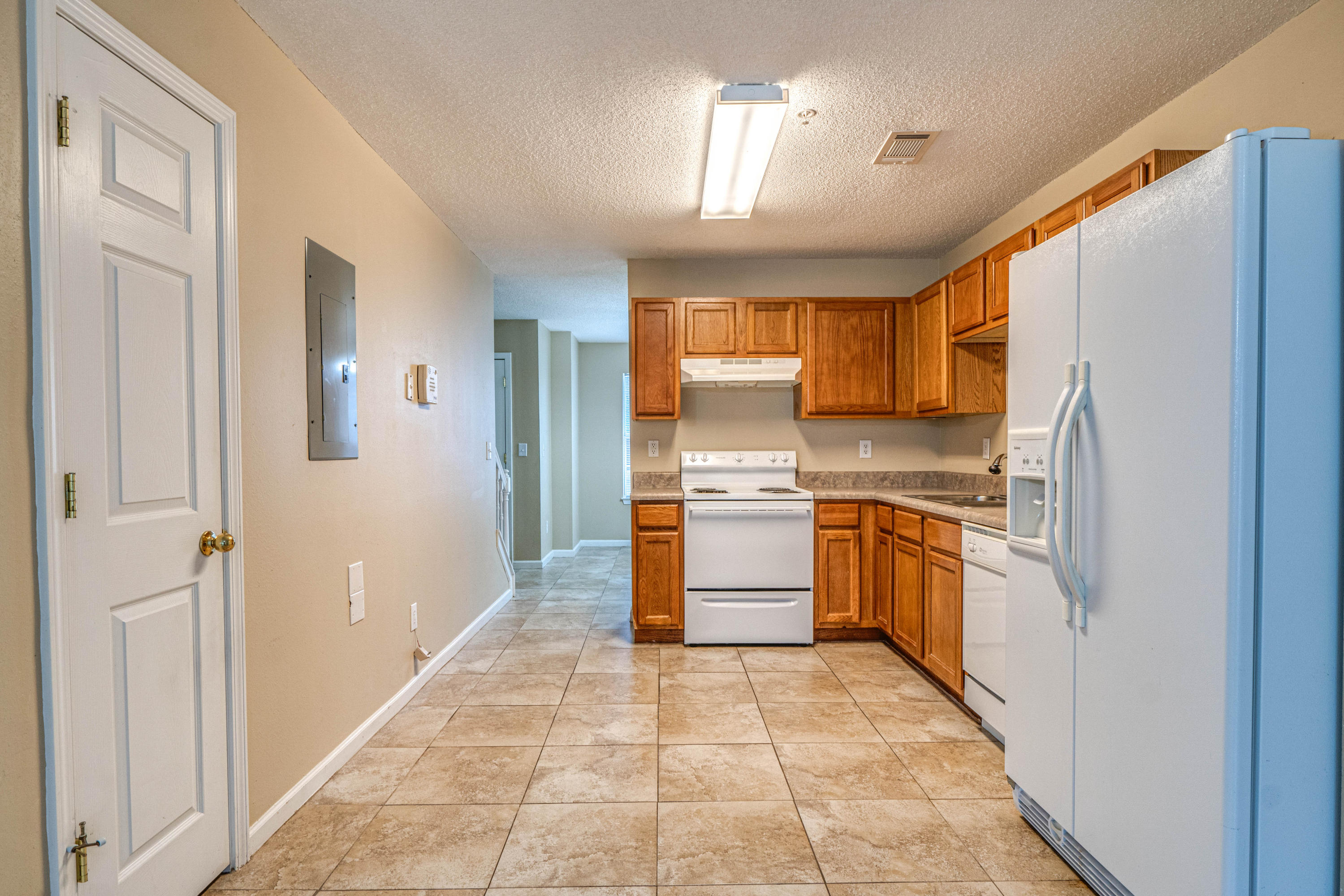 ROLLING PINES - Residential Lease