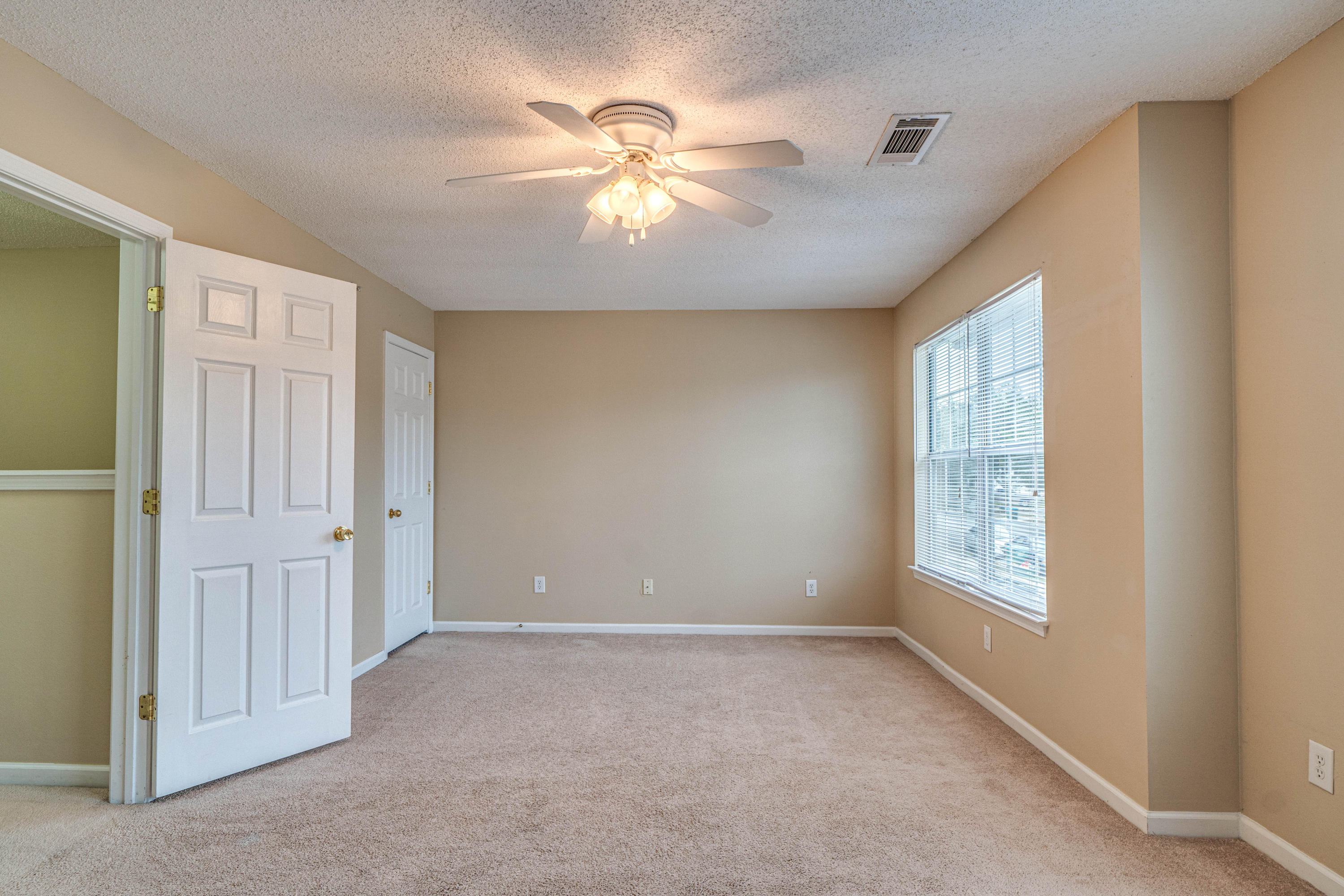 ROLLING PINES - Residential Lease