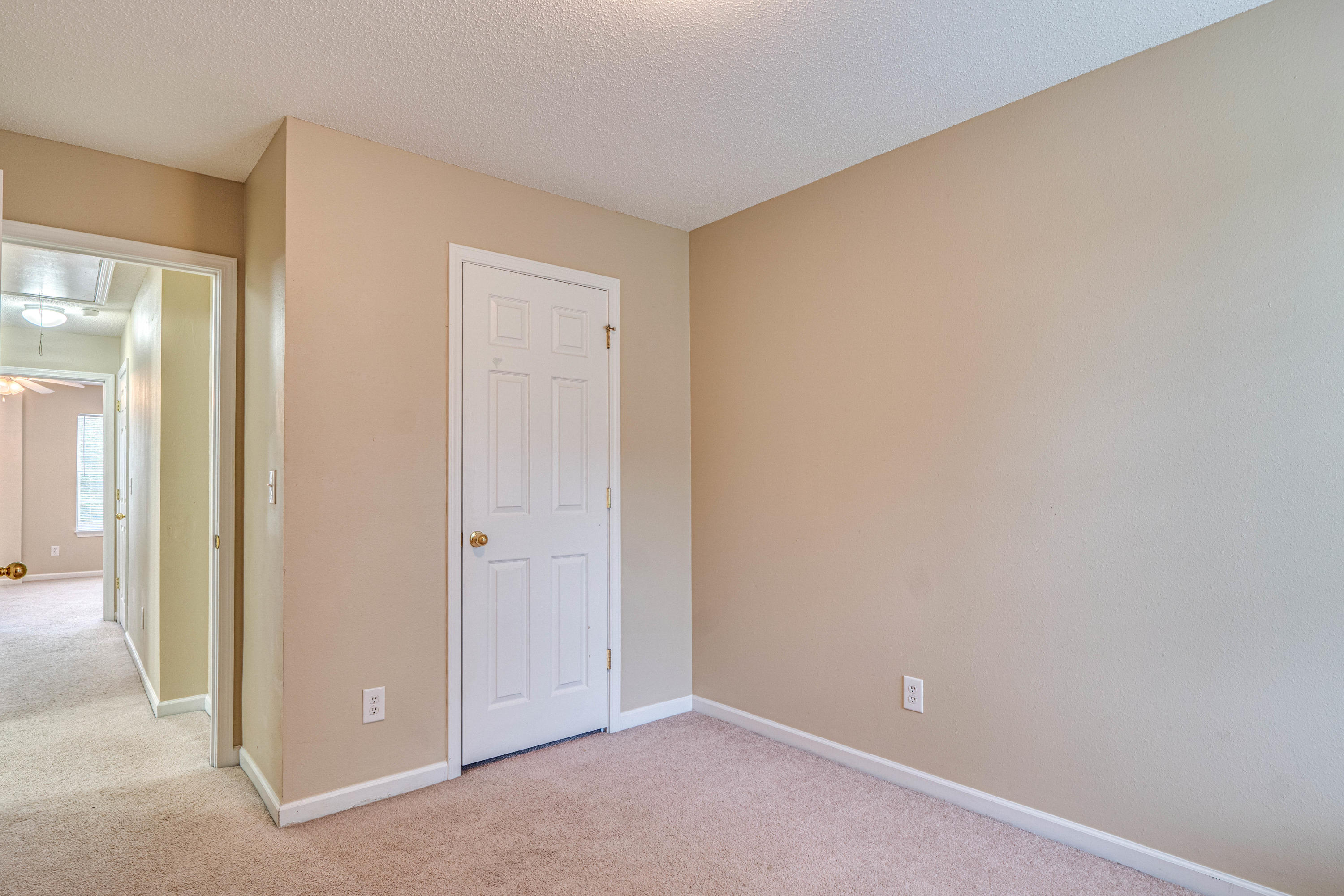 ROLLING PINES - Residential Lease