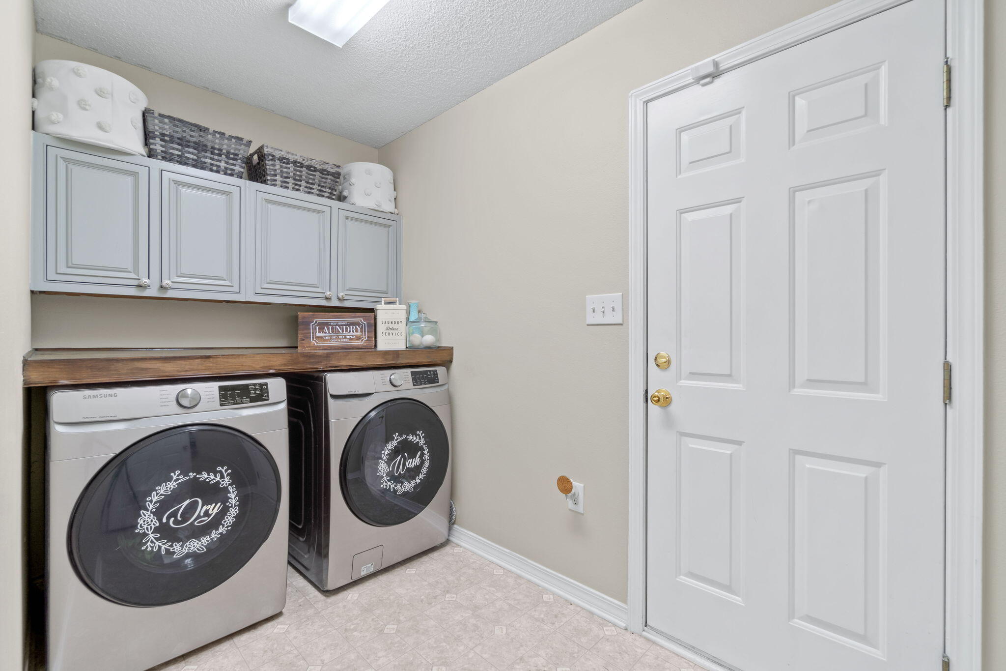 HAMPTON RIDGE ESTATES - Residential