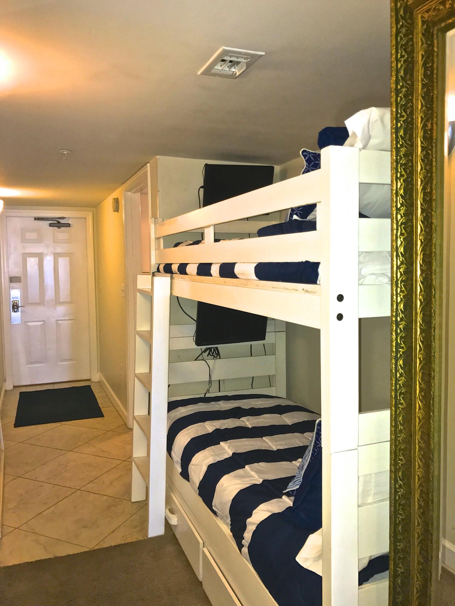 PELICAN ISLE - Residential