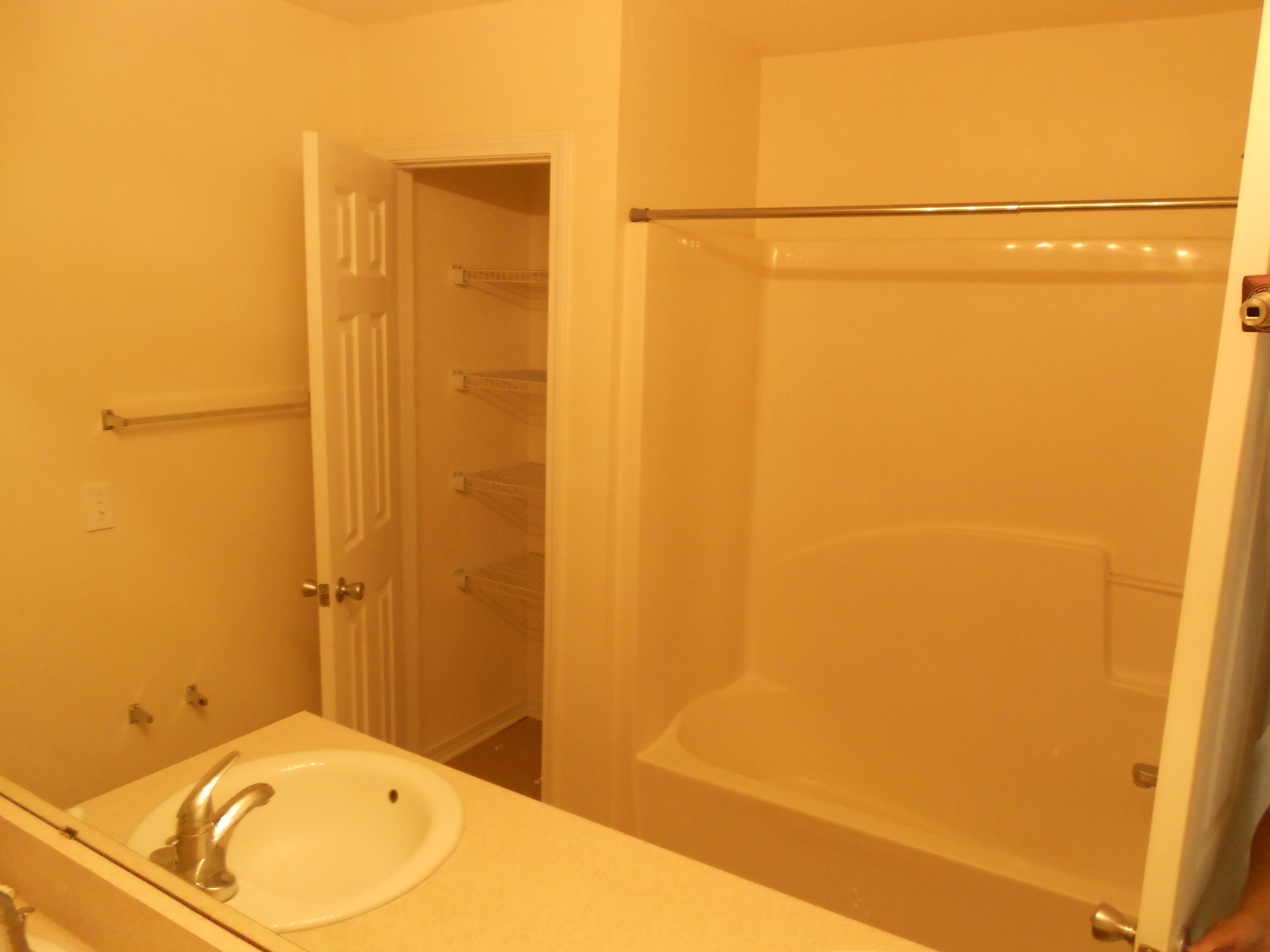 NORTH PARK T/H PH II - Residential Lease