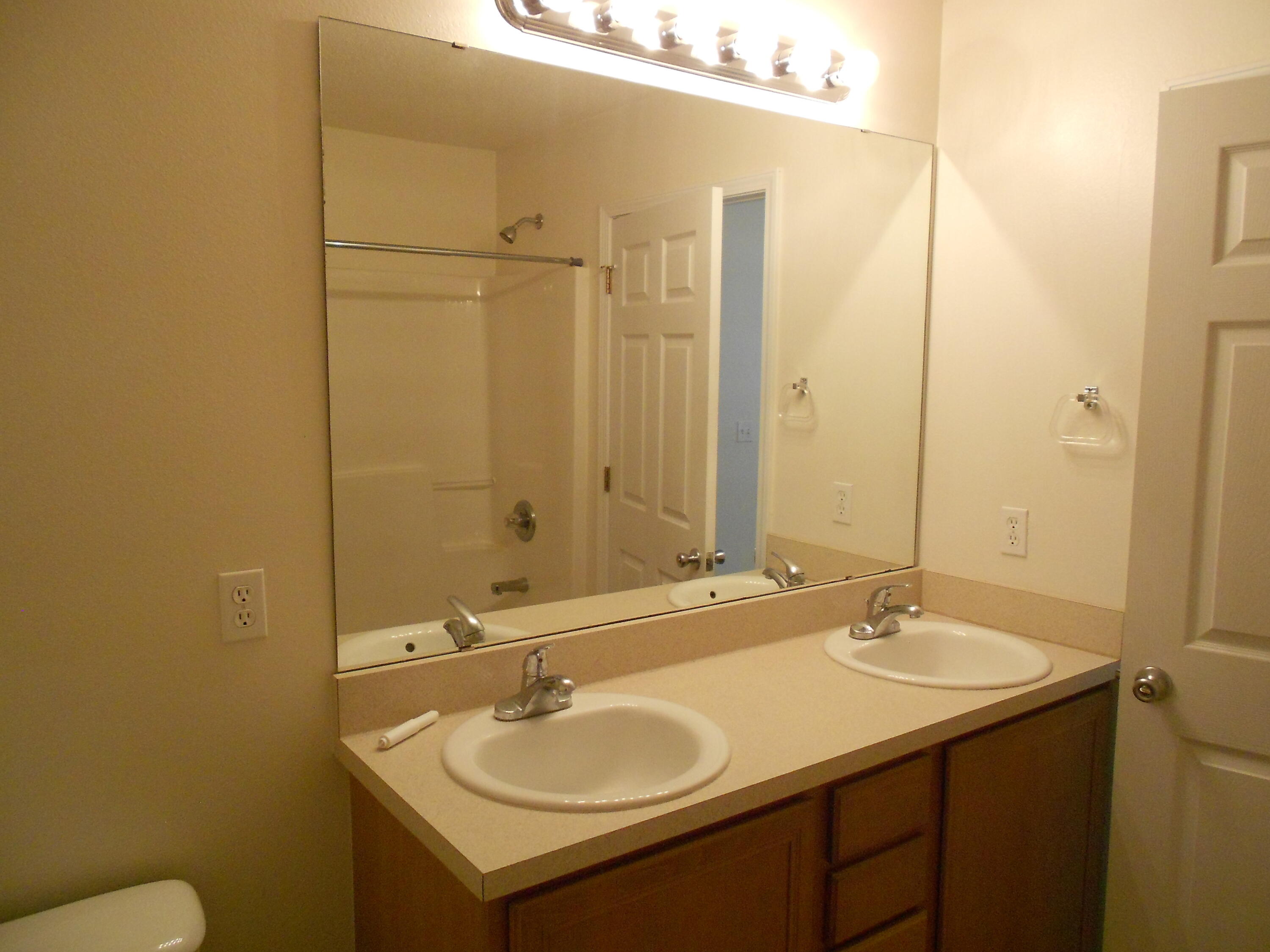 NORTH PARK T/H PH II - Residential Lease