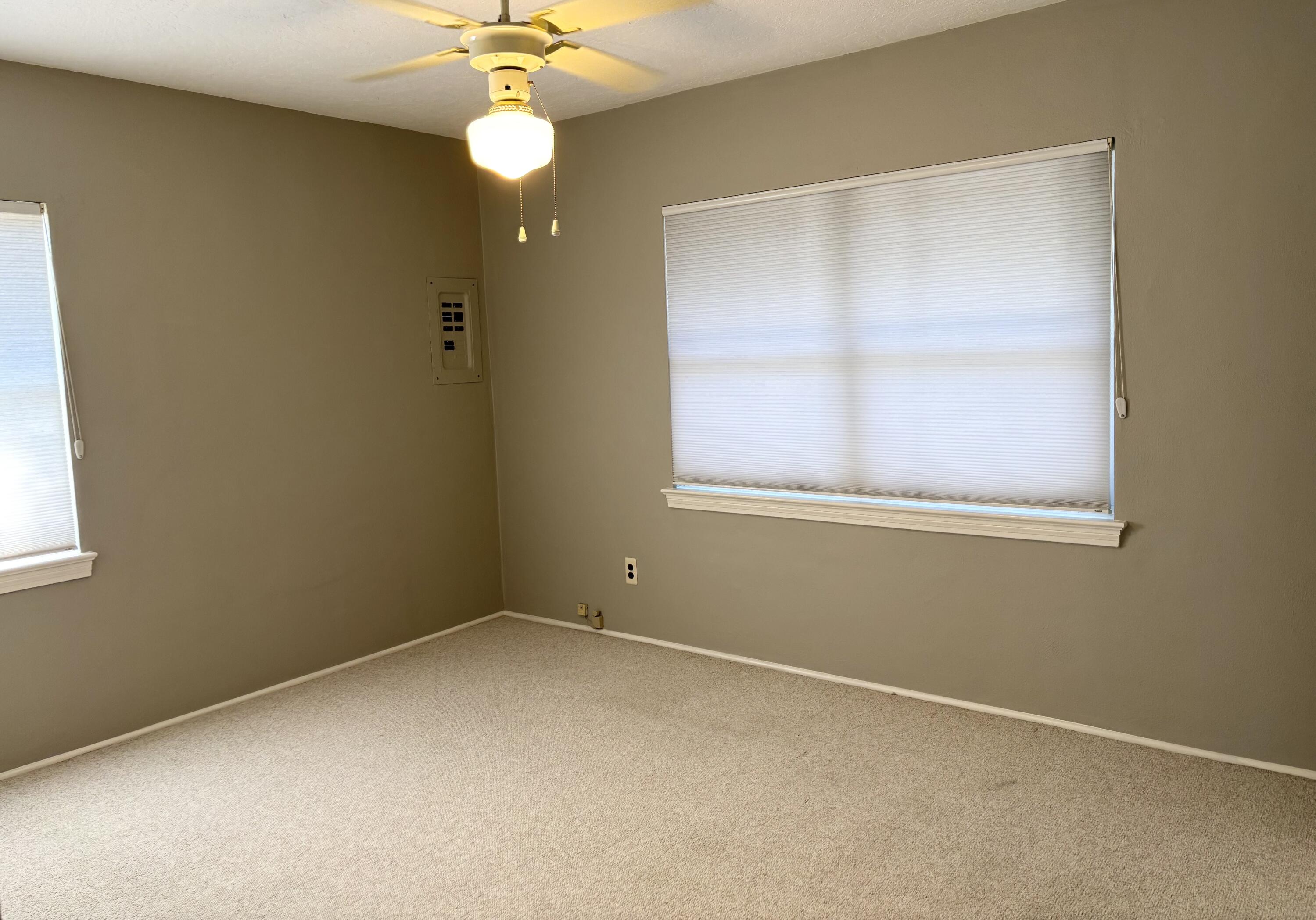 ELLIOTTS POINT 7TH ADDN - Residential Lease