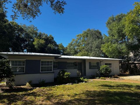 Photo of 32 NE Bay Drive, Fort Walton Beach, FL 32548 (MLS # 988961)