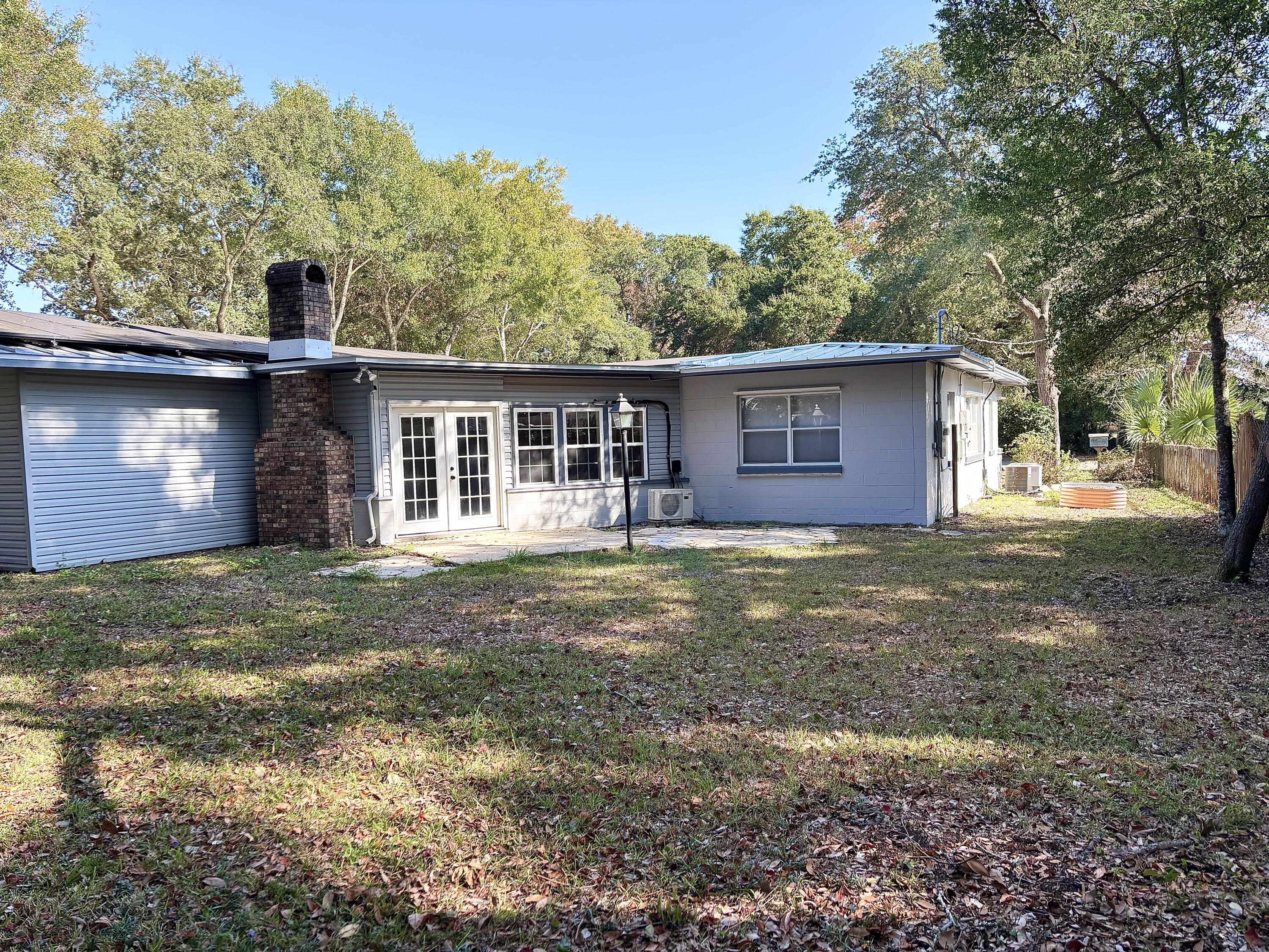 ELLIOTTS POINT 7TH ADDN - Residential Lease