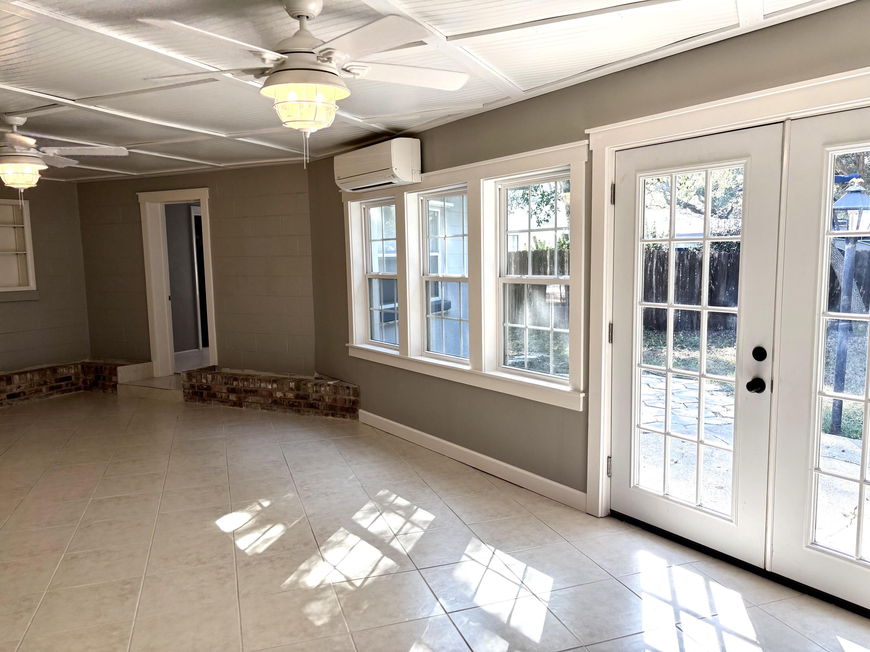 ELLIOTTS POINT 7TH ADDN - Residential Lease