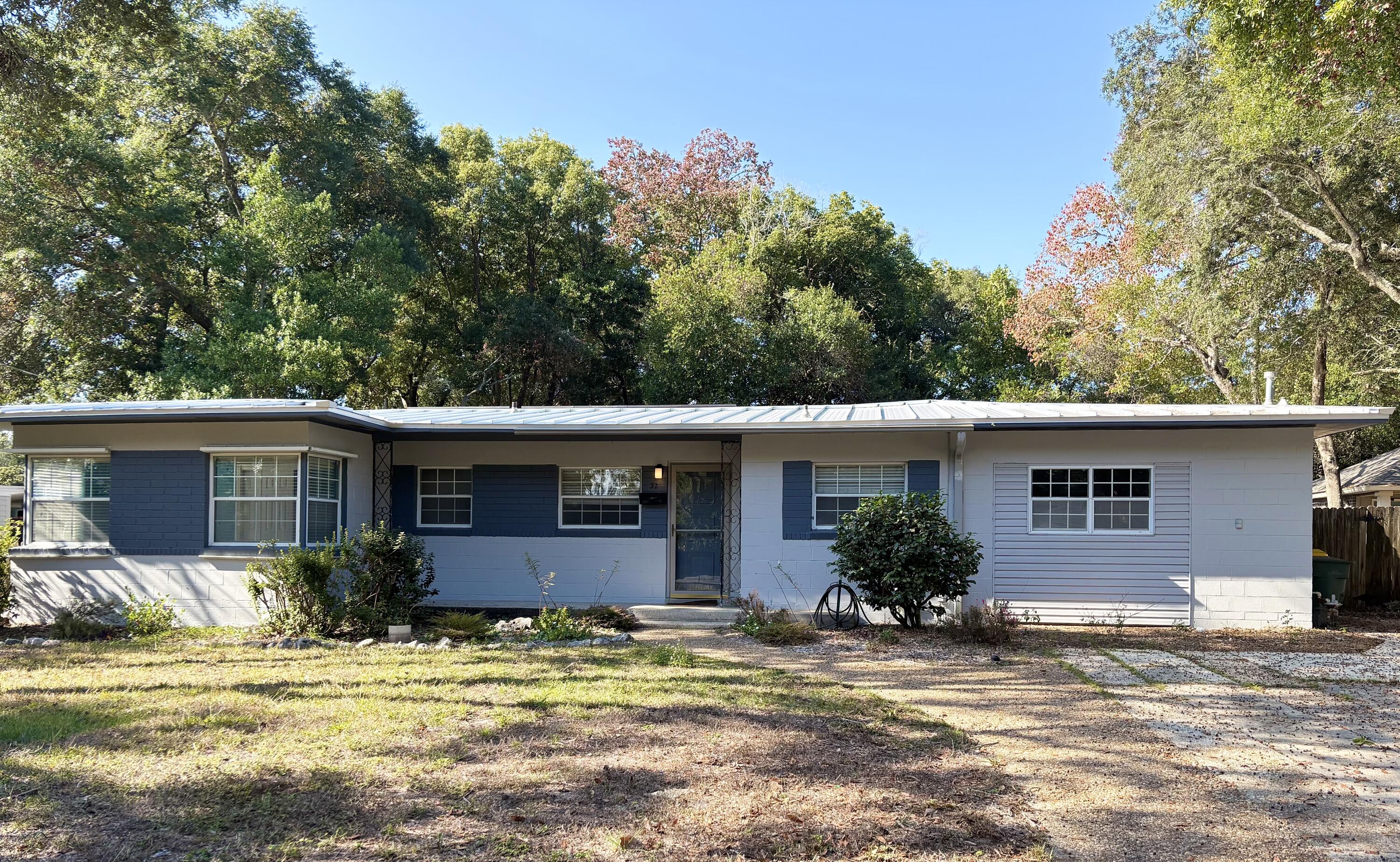 ELLIOTTS POINT 7TH ADDN - Residential Lease