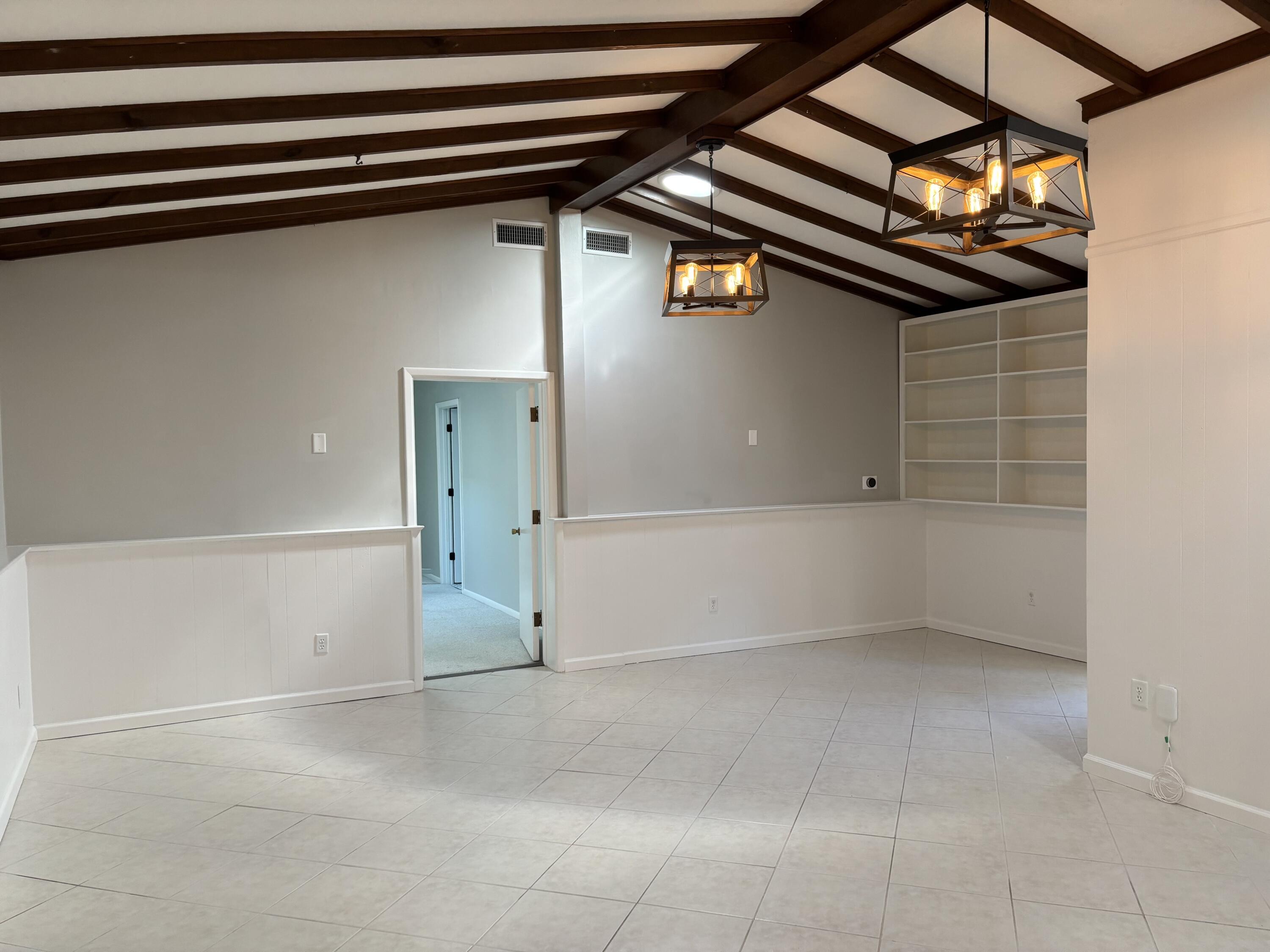 ELLIOTTS POINT 7TH ADDN - Residential Lease