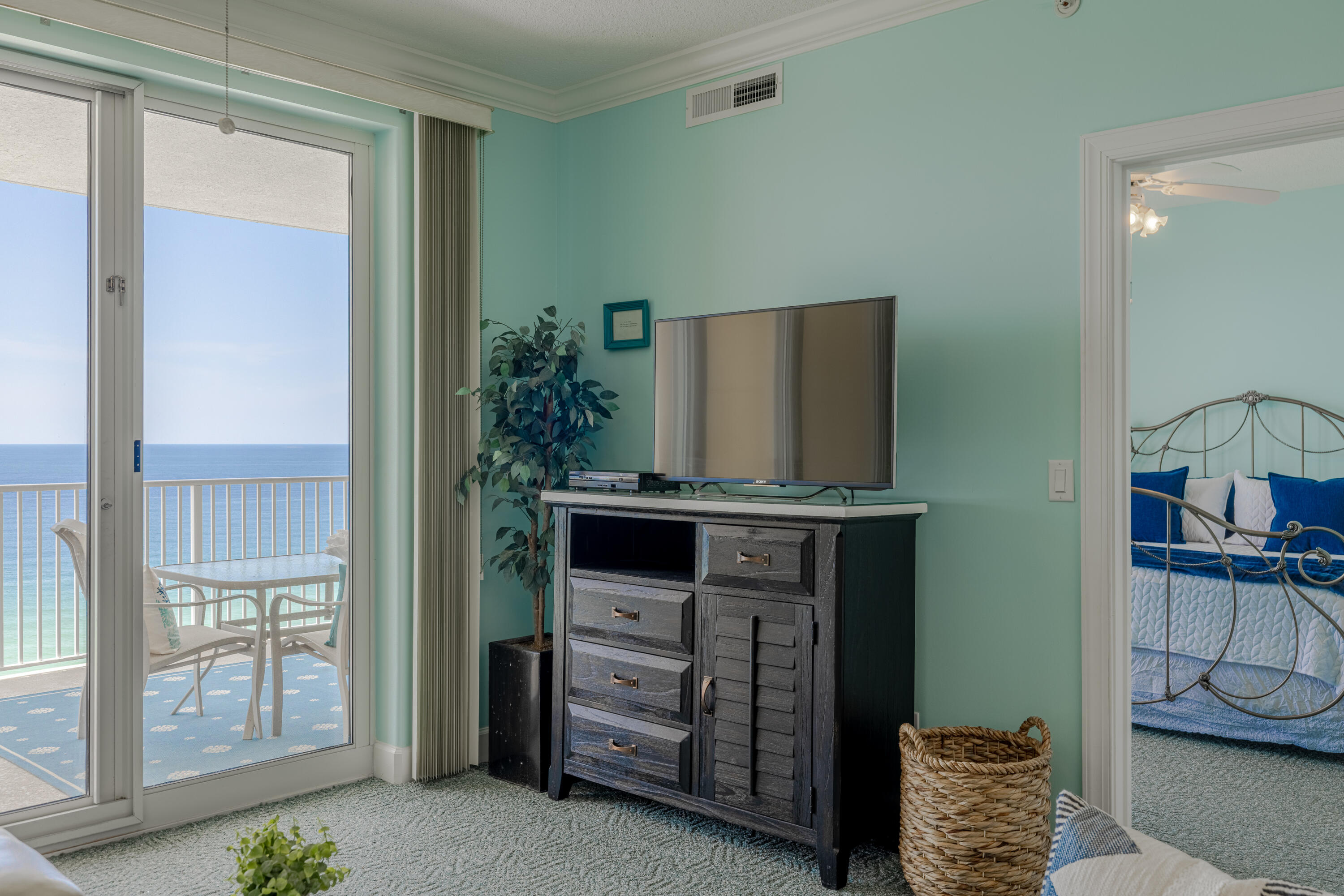 EMERALD ISLE - Residential