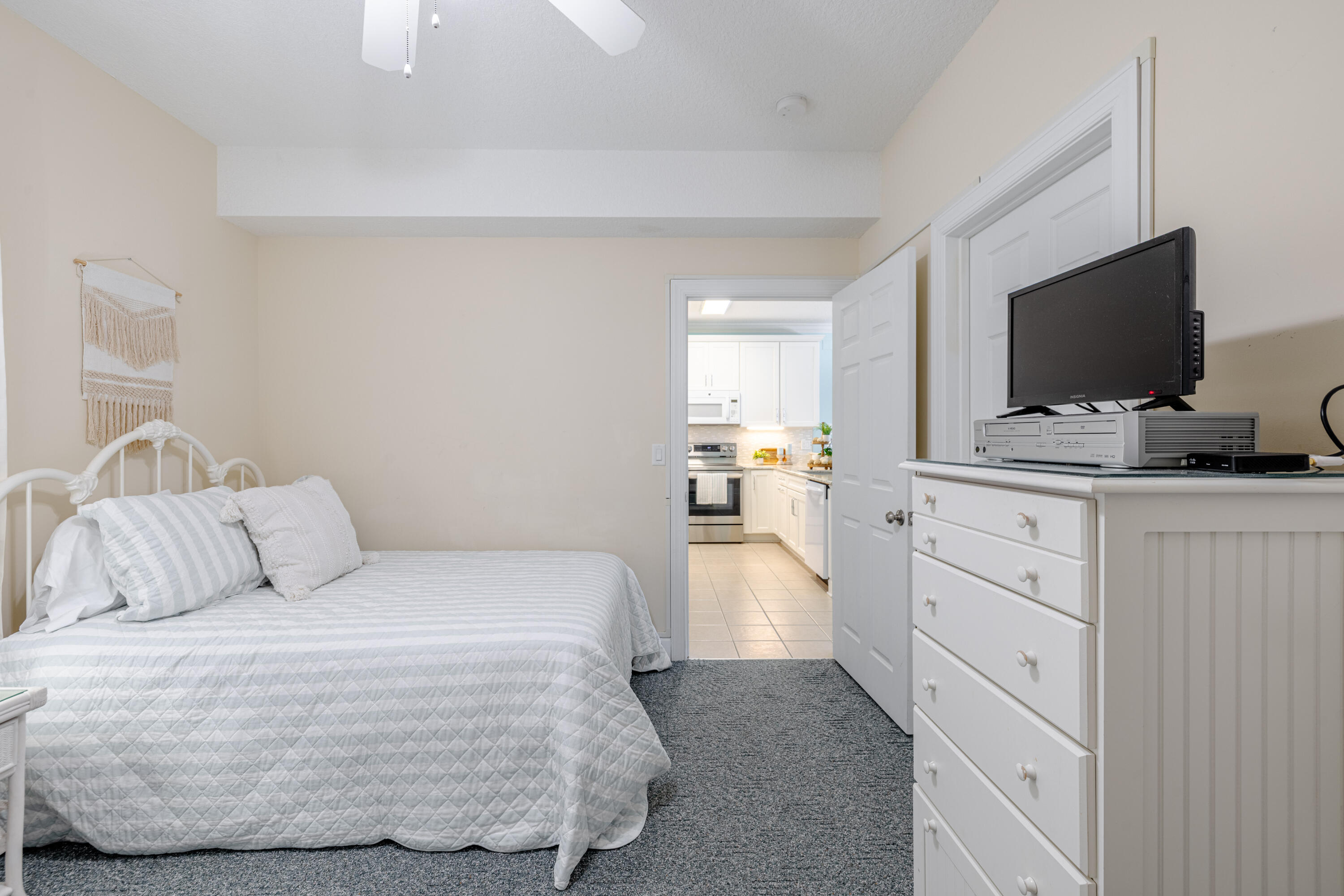 EMERALD ISLE - Residential