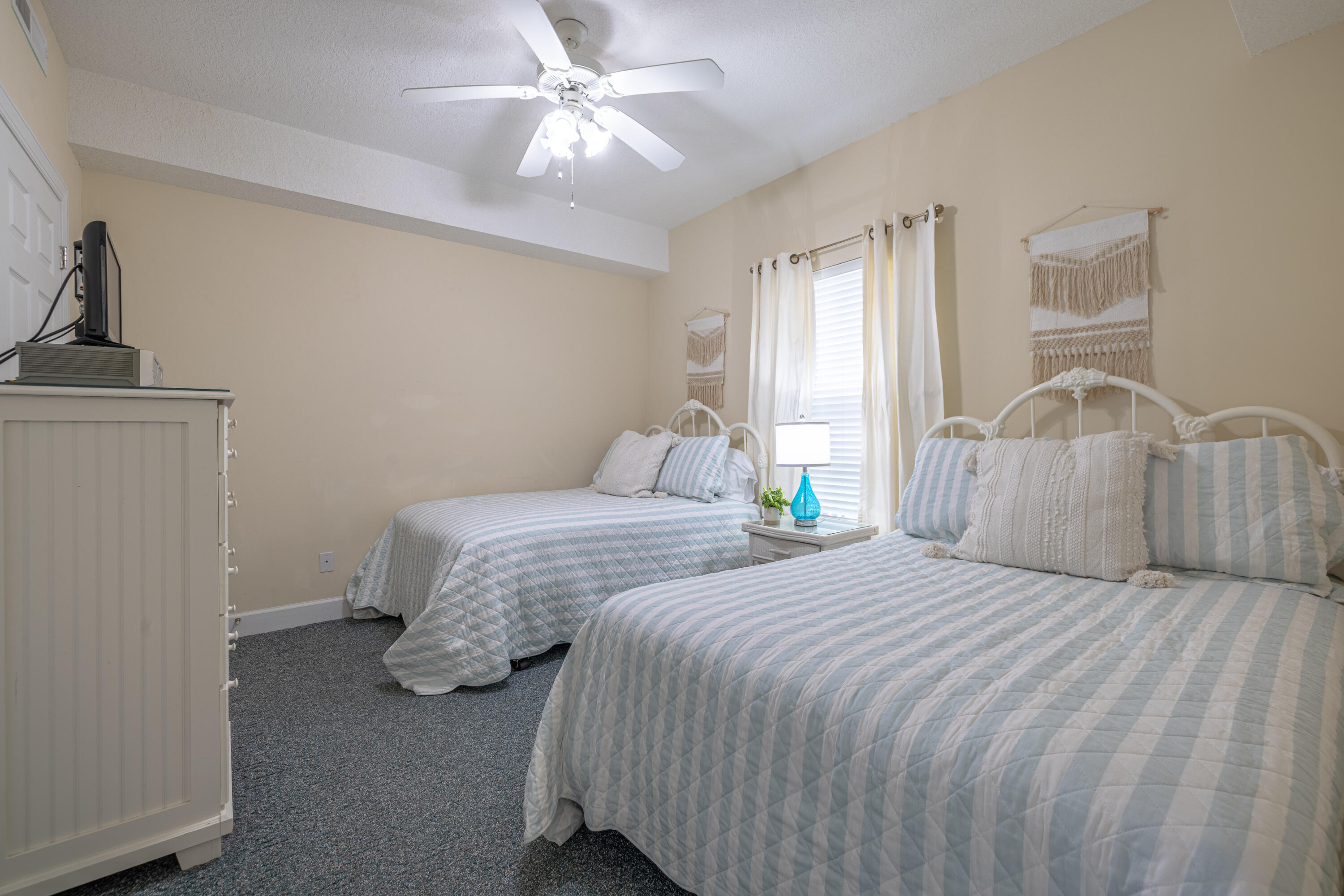 EMERALD ISLE - Residential