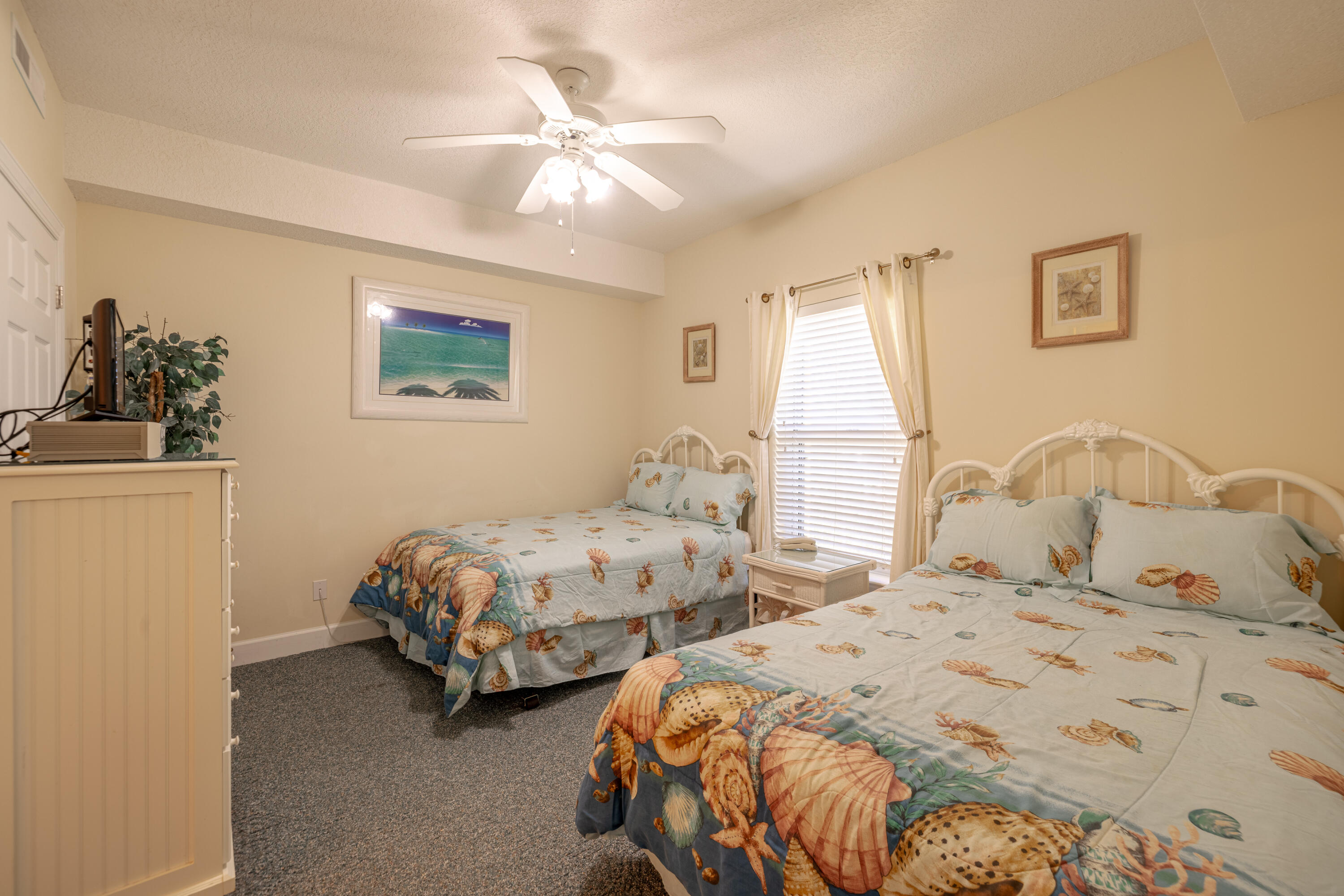 EMERALD ISLE - Residential