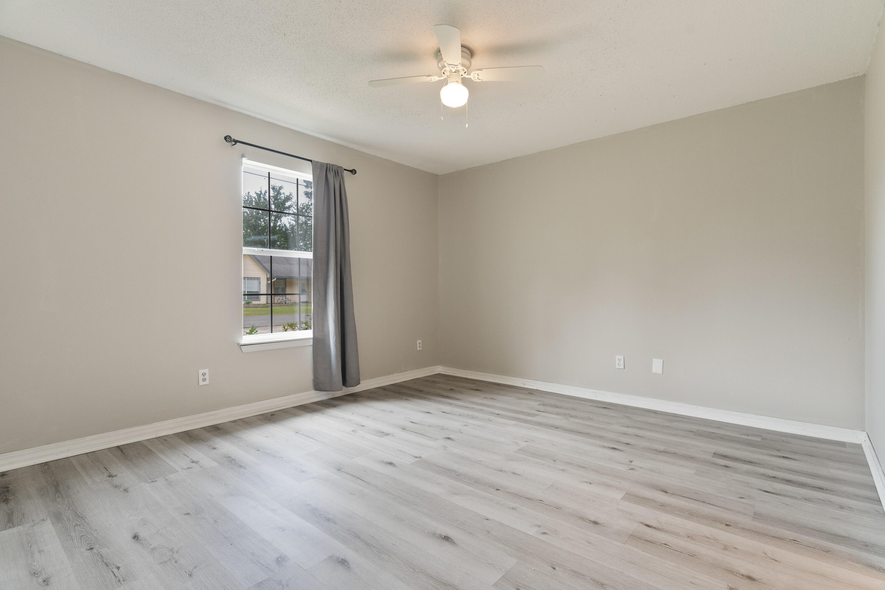 PINE MEADOWS - Residential