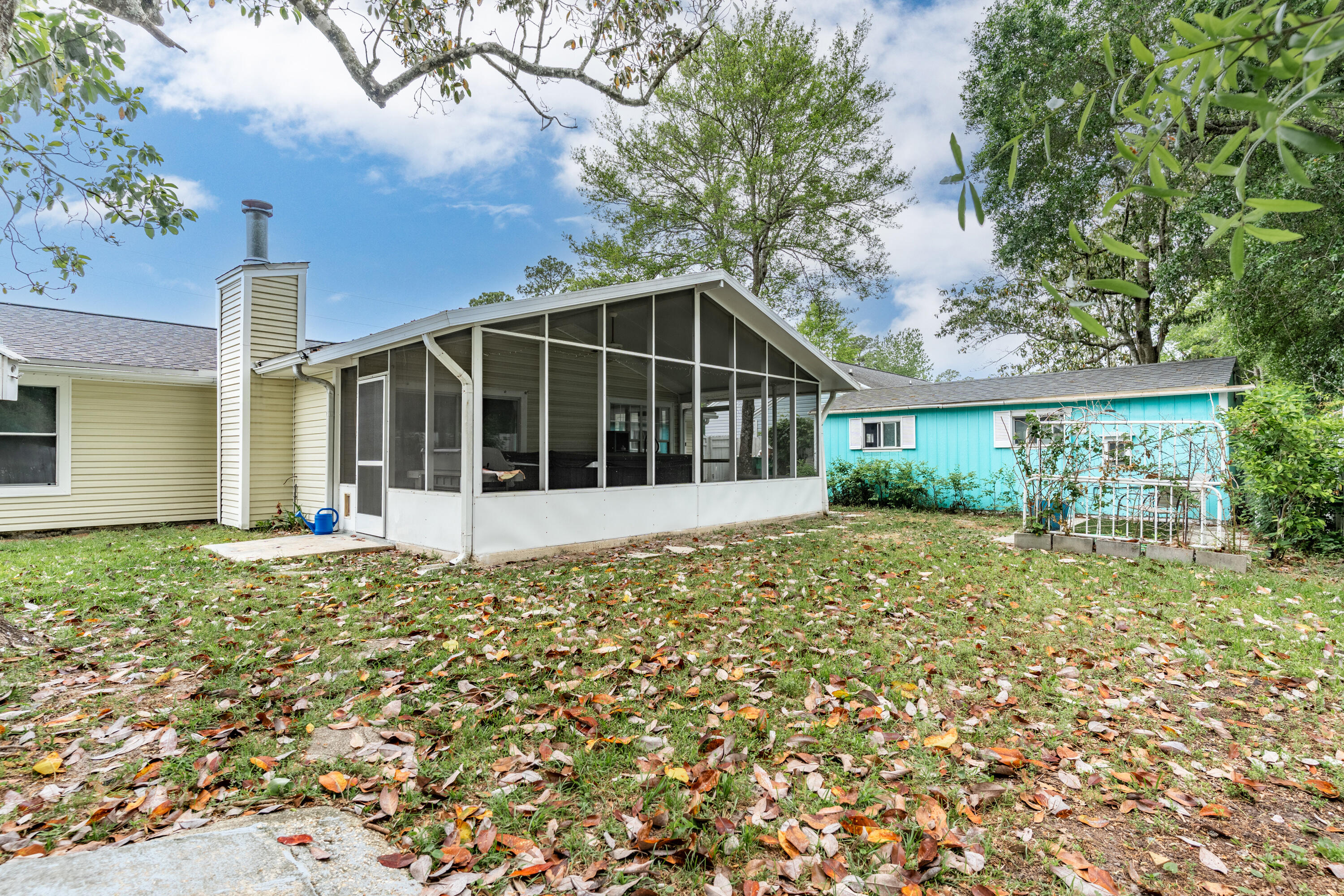PINE MEADOWS - Residential
