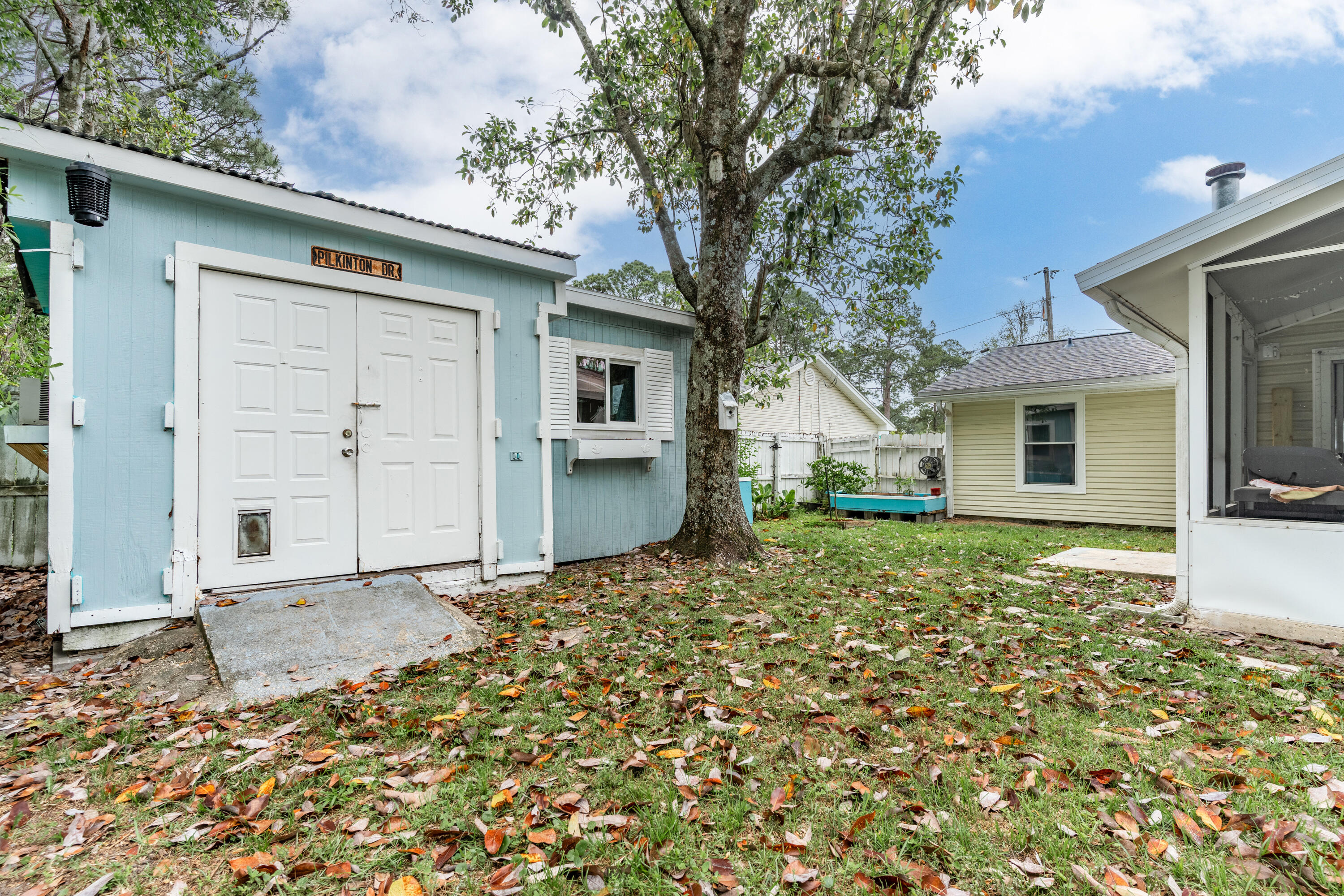 PINE MEADOWS - Residential