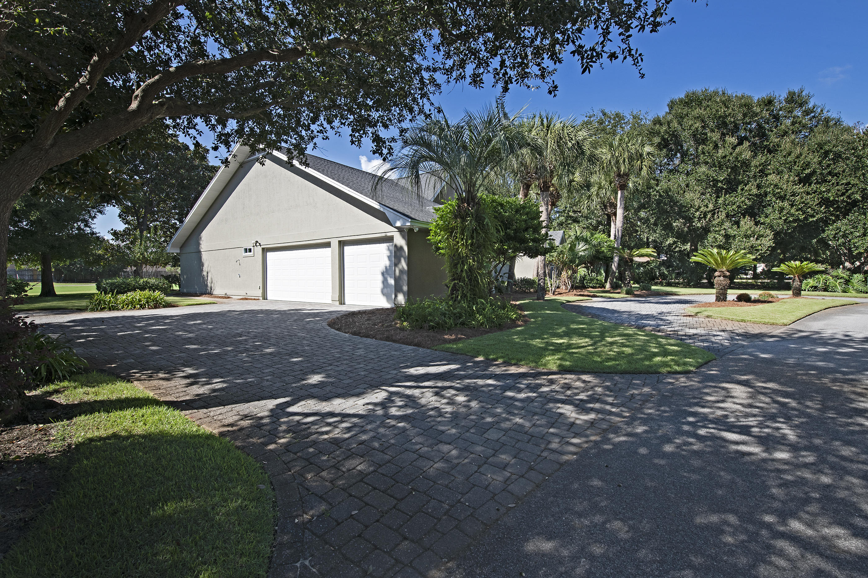 GOLF VIEW - Residential