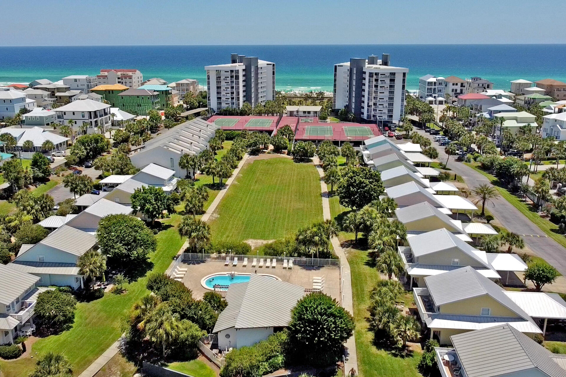 MAINSAIL CONDO PH 1 - Residential