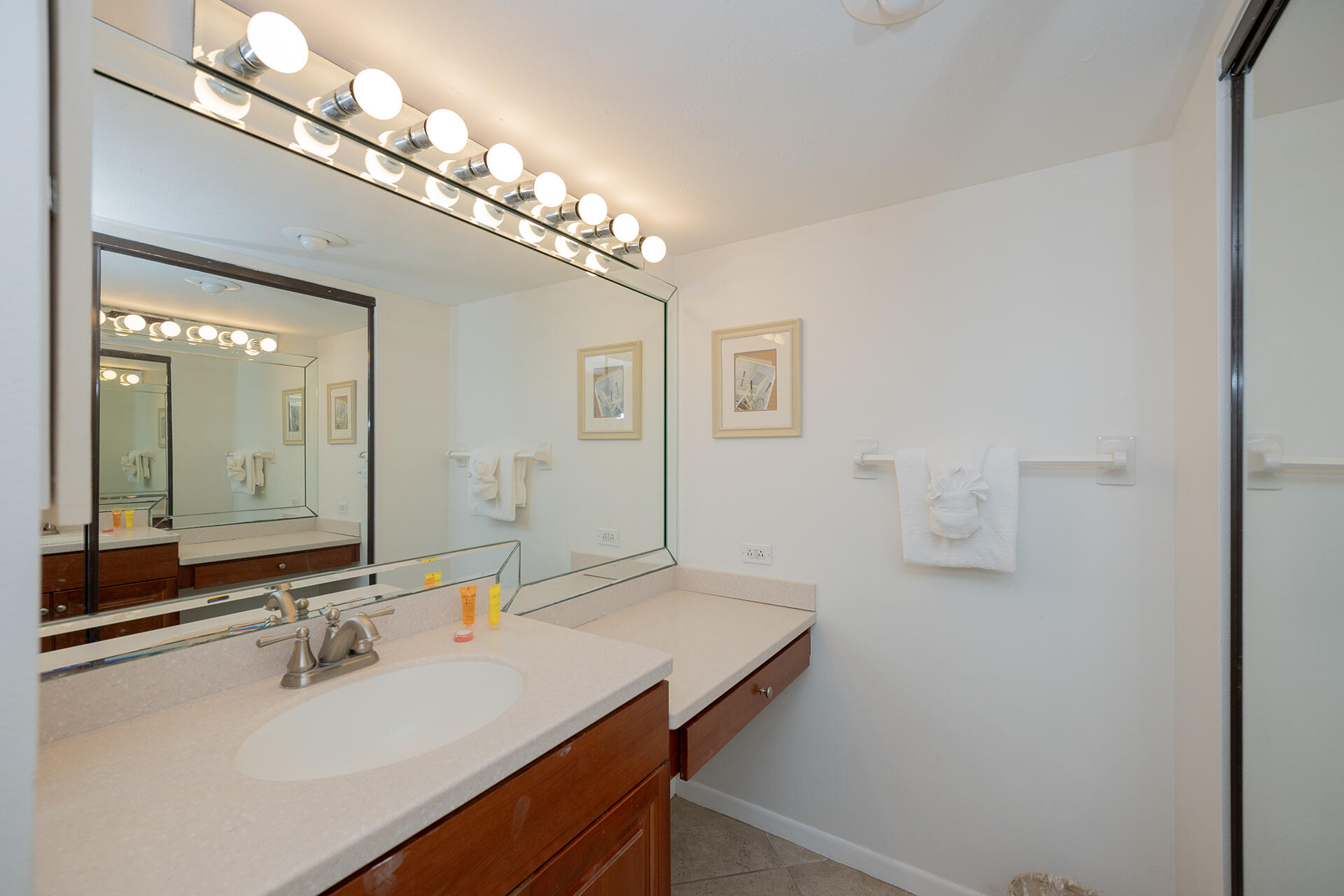 MAINSAIL CONDO PH 1 - Residential
