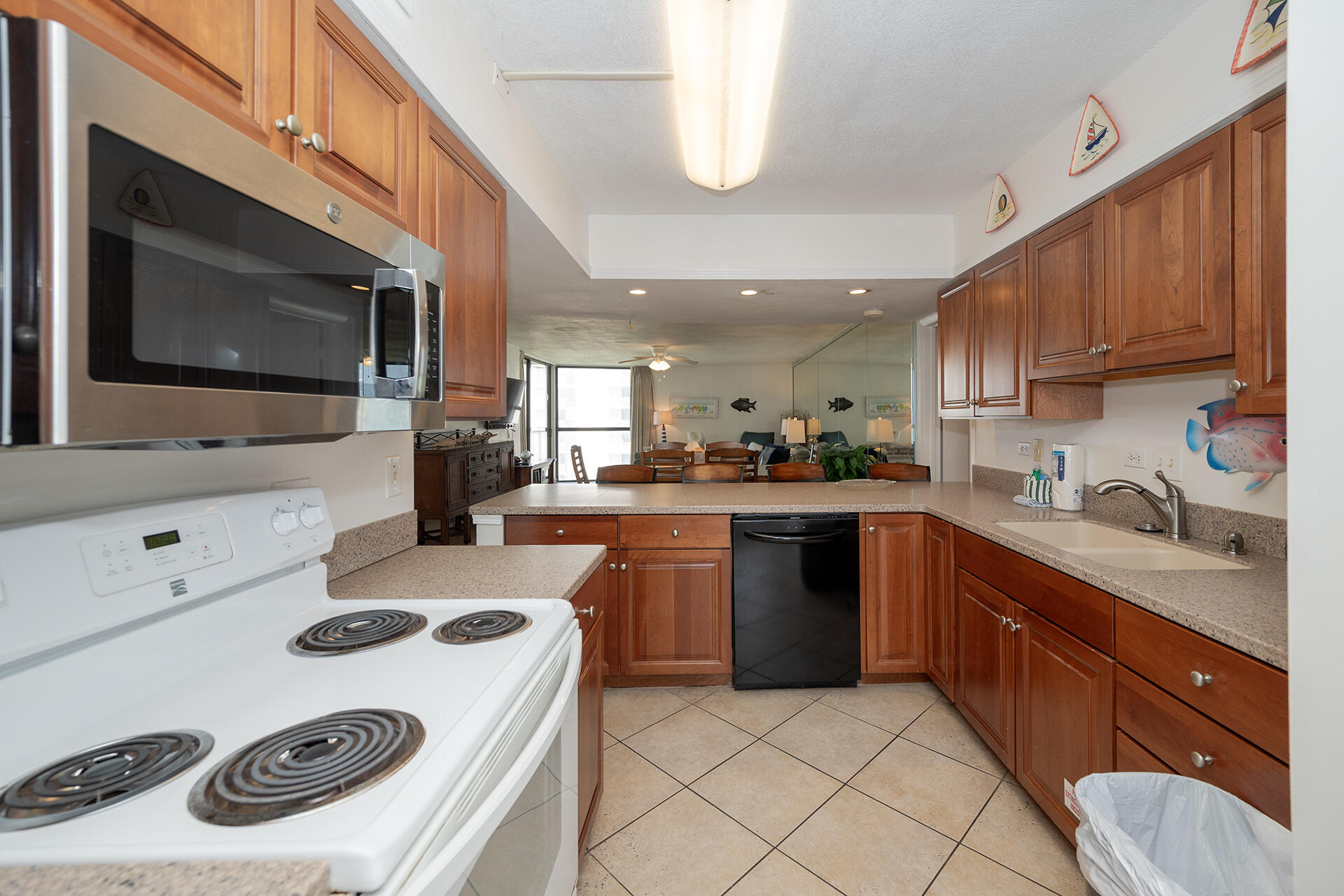 MAINSAIL CONDO PH 1 - Residential